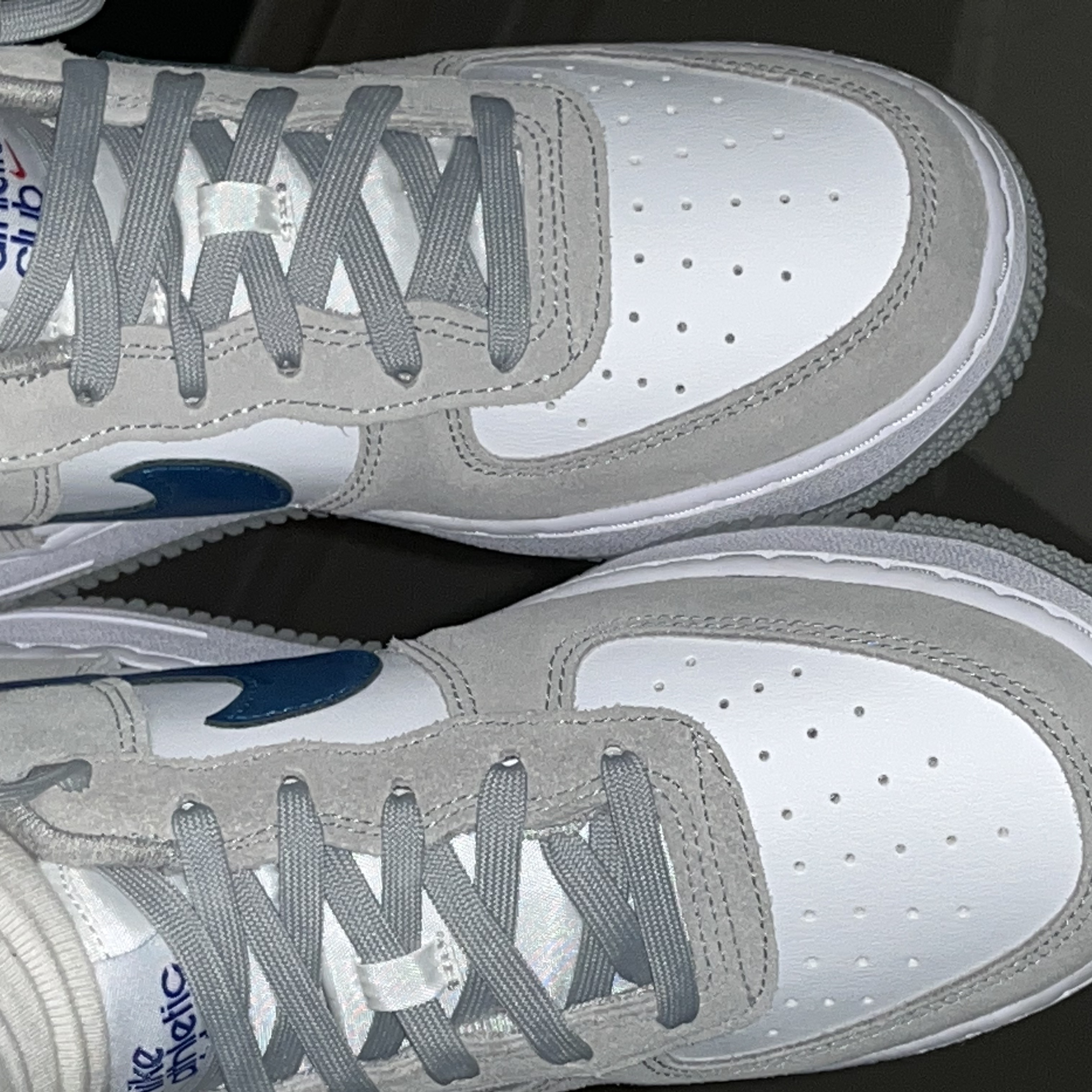 (GS) Nike Air Force 1 LV8 Athletic Club Light Smoke Grey Marina 착용 스타일 - 2