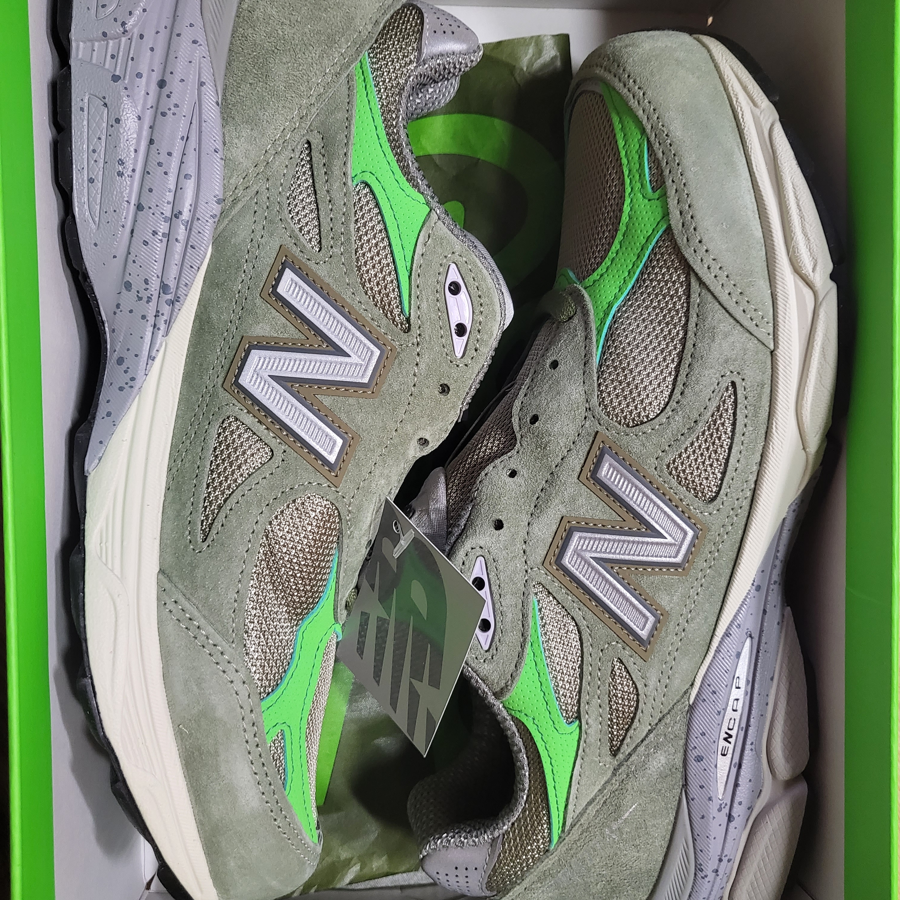New Balance x Patta 990v3 Made in USA Olive 착용 스타일