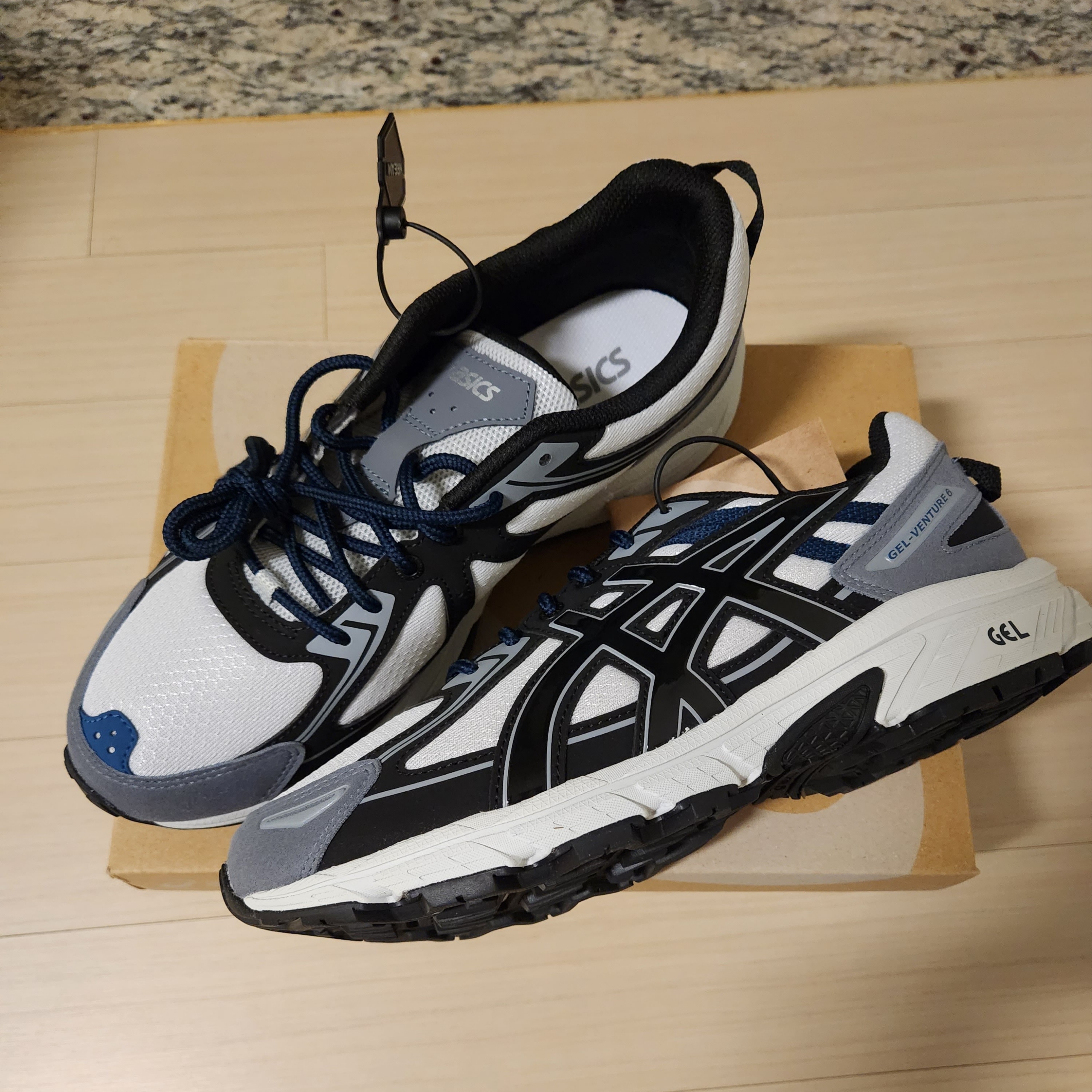 Asics Gel-Venture 6 SPS Glacier Grey 착용 스타일