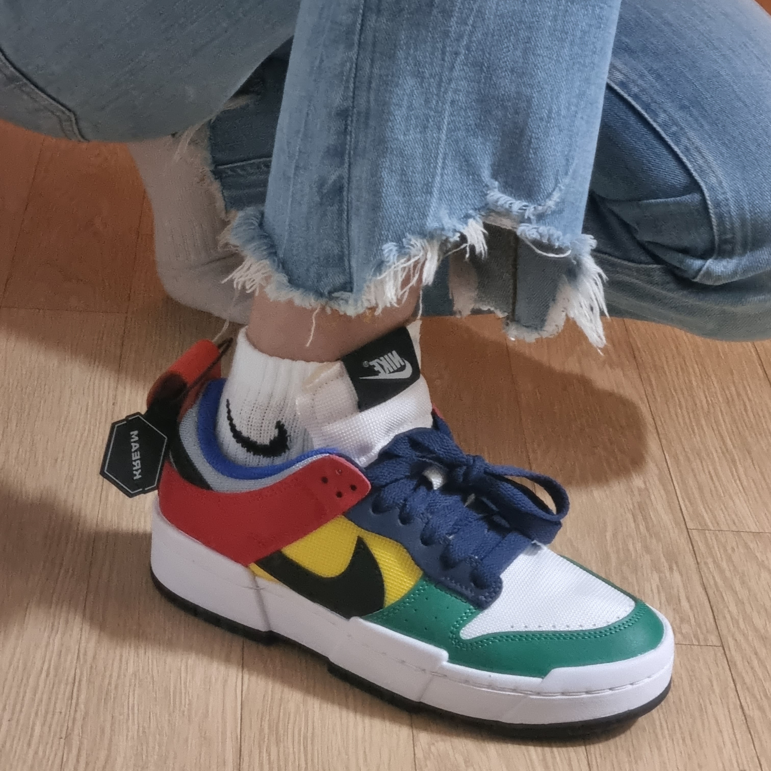 (W) Nike Dunk Low Disrupt Multi-Color 착용 스타일 - 1