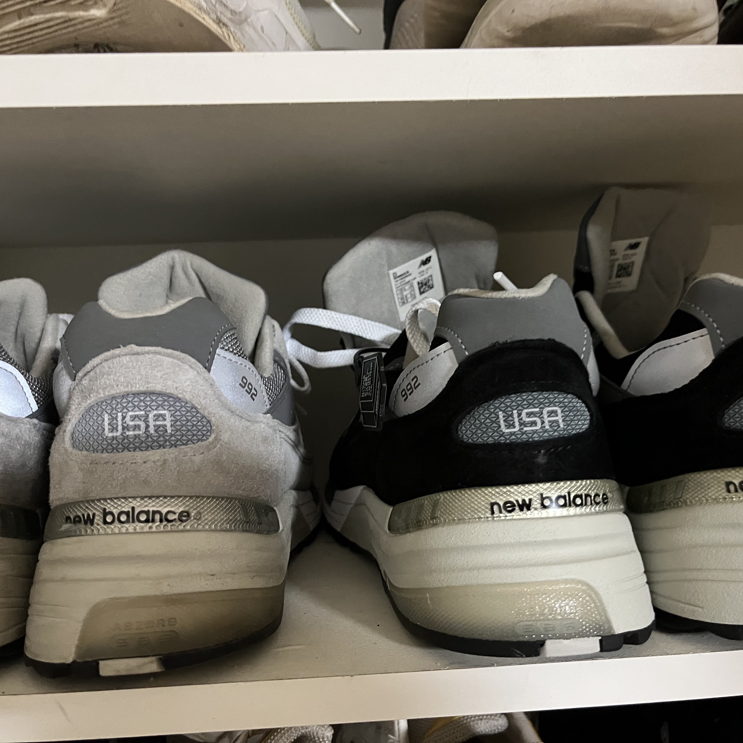 New Balance 992 Made in USA Black Grey, New Balance 992 Made in USA Grey - D Standard 착용 스타일 - 2
