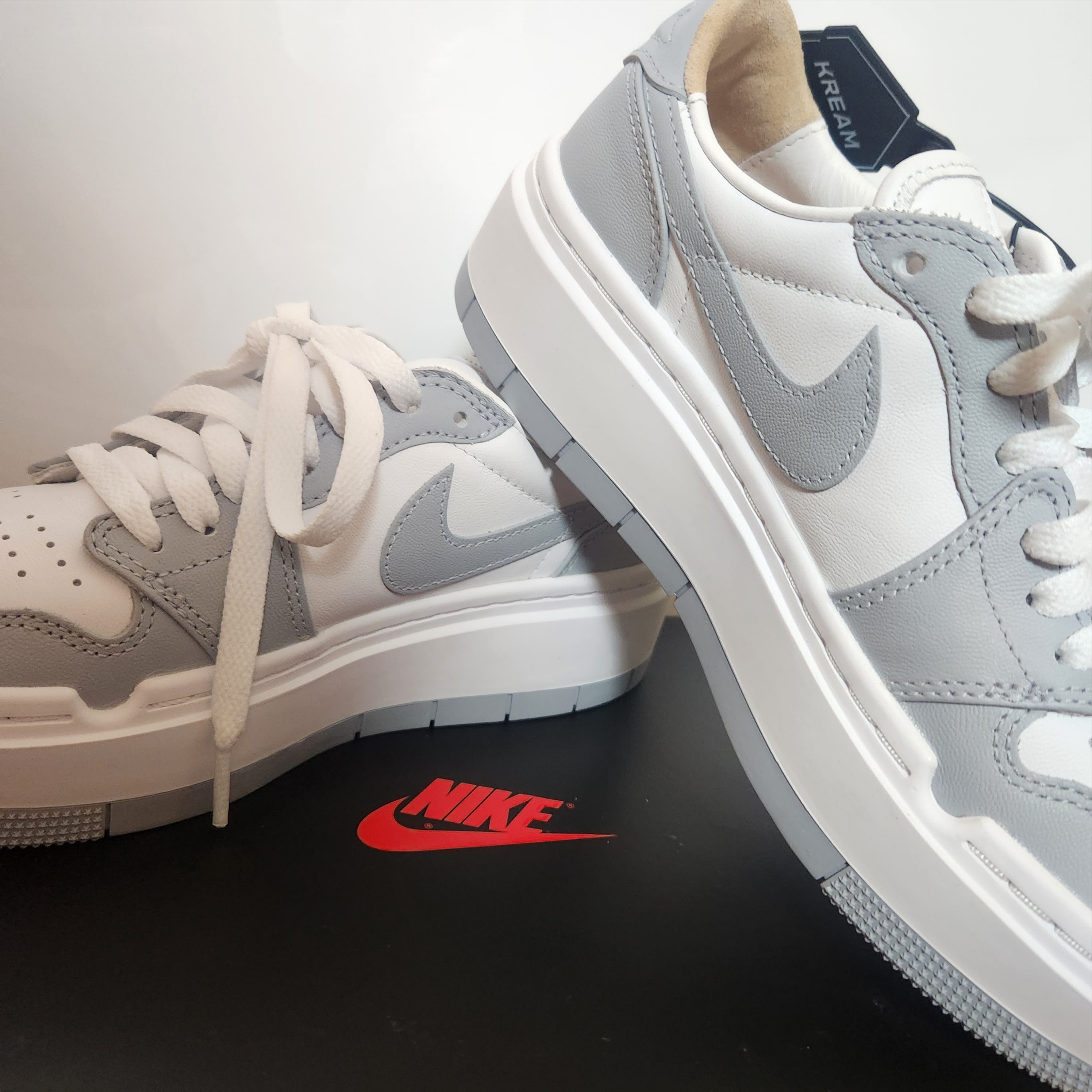 (W) Jordan 1 Elevate Low White and Wolf Grey 착용 스타일