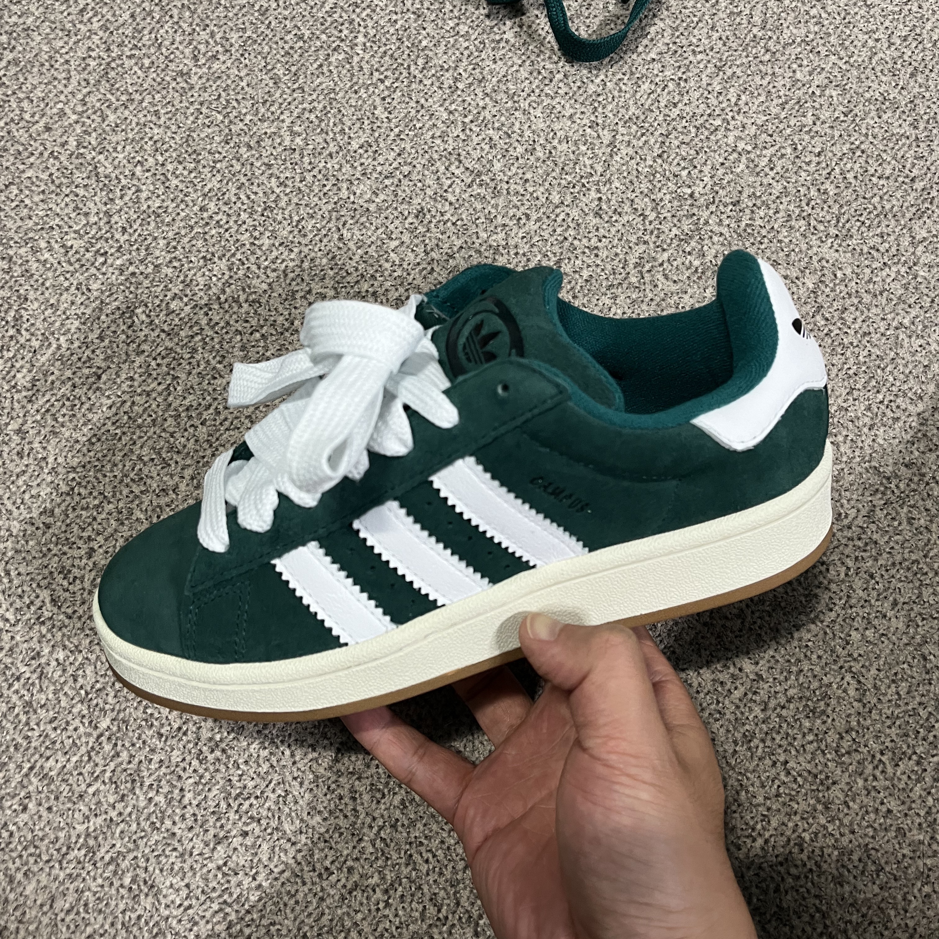 Adidas Campus 00s St Forest Glade 착용 스타일