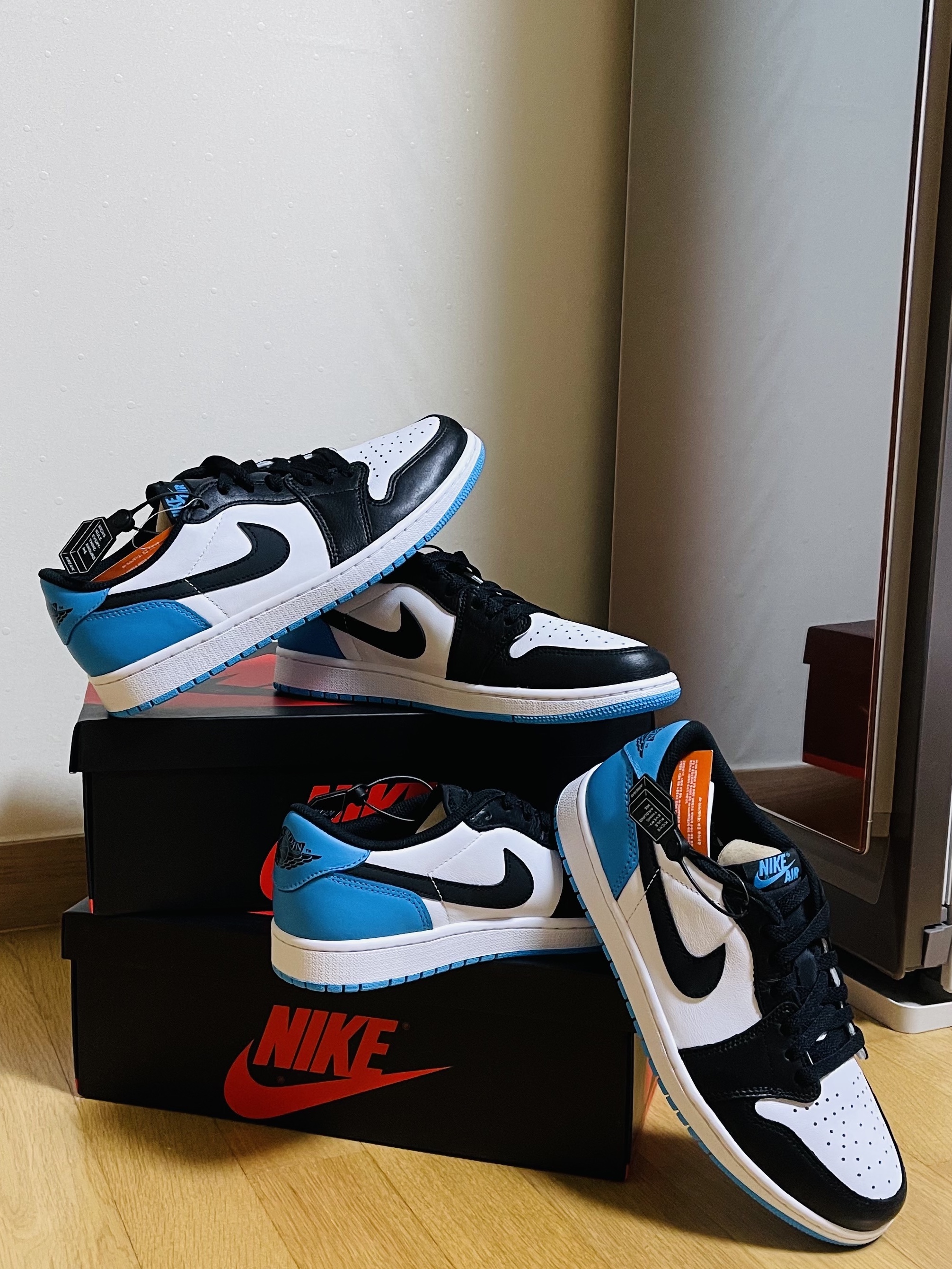 Jordan 1 Retro Low OG Black and Dark Powder Blue, (W) Jordan 1 Retro Low OG Black and Dark Powder Blue 착용 스타일