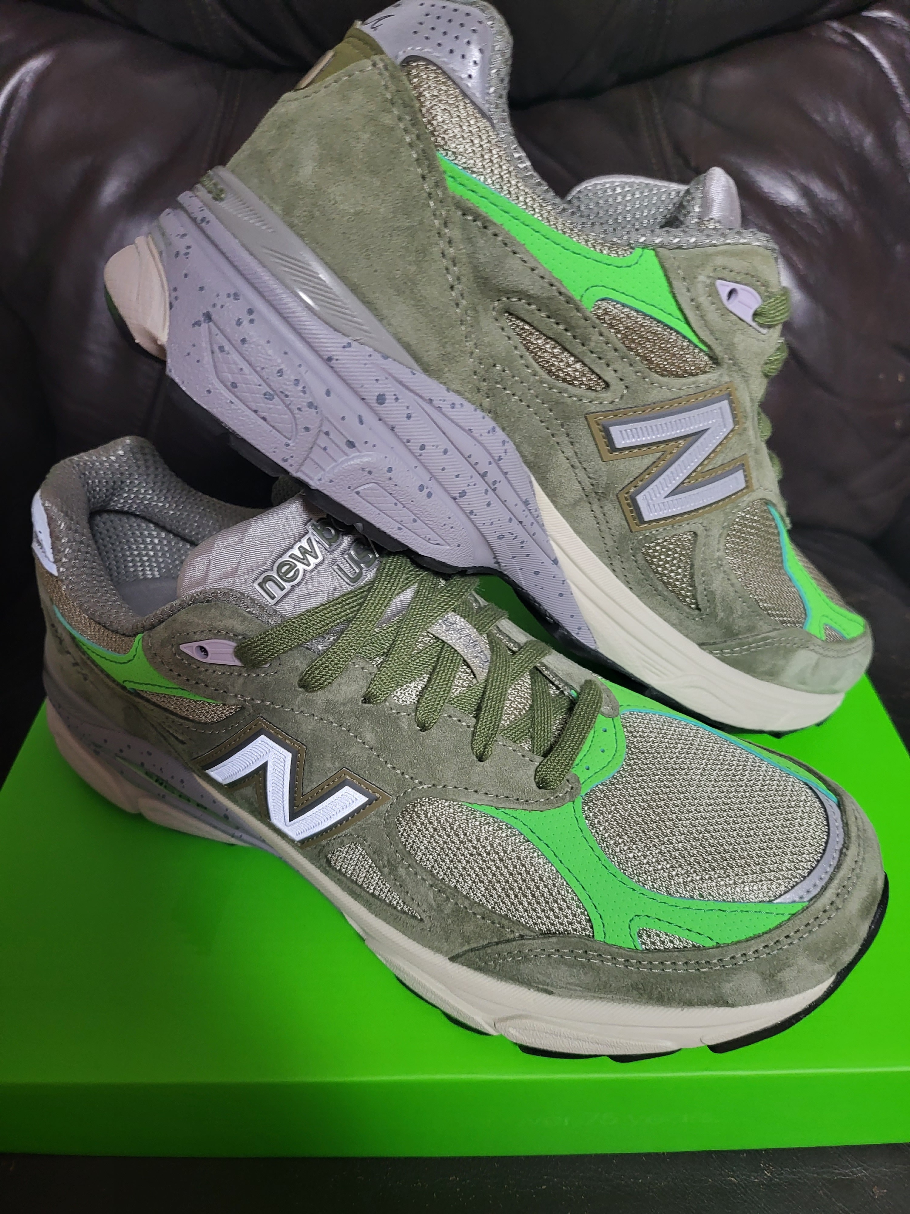 New Balance x Patta 990v3 Made in USA Olive 착용 스타일 - 1