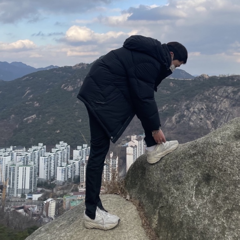 Adidas Yeezy Boost 700 Analog 2019 착용 스타일