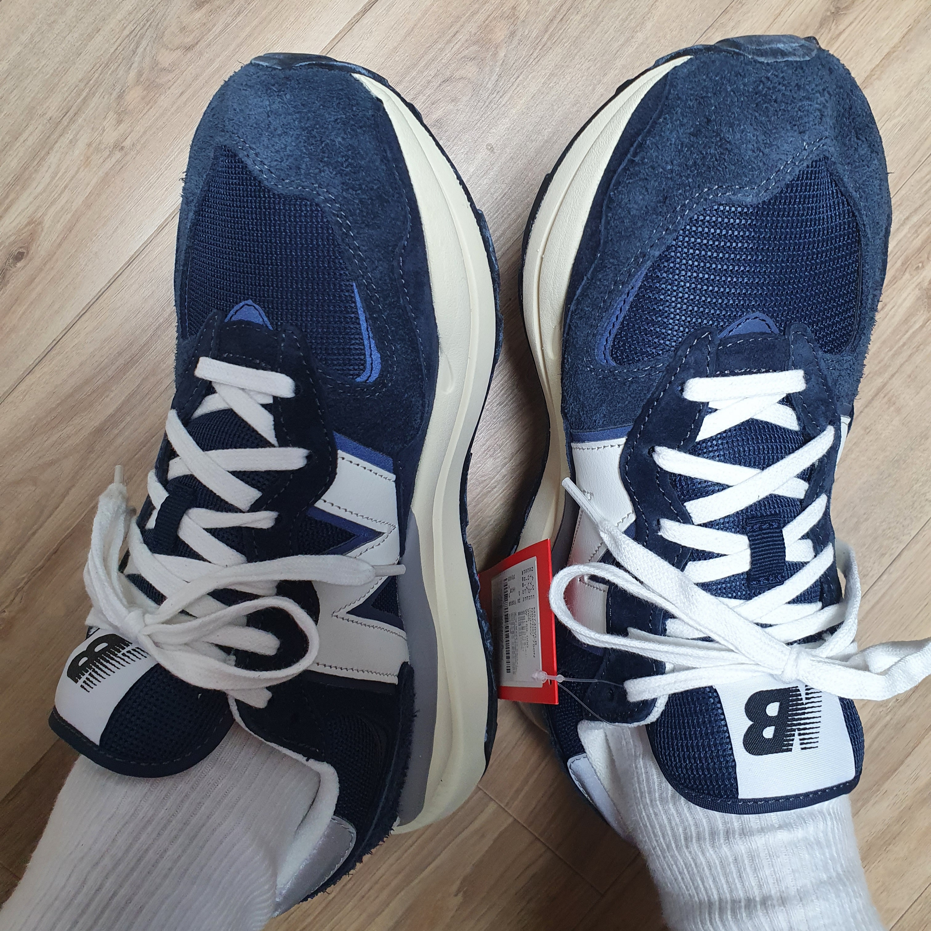 New Balance 5740 Vintage Lux Eclipse, New Balance 327 Vintage Luxe Orange 착용 스타일 - 3