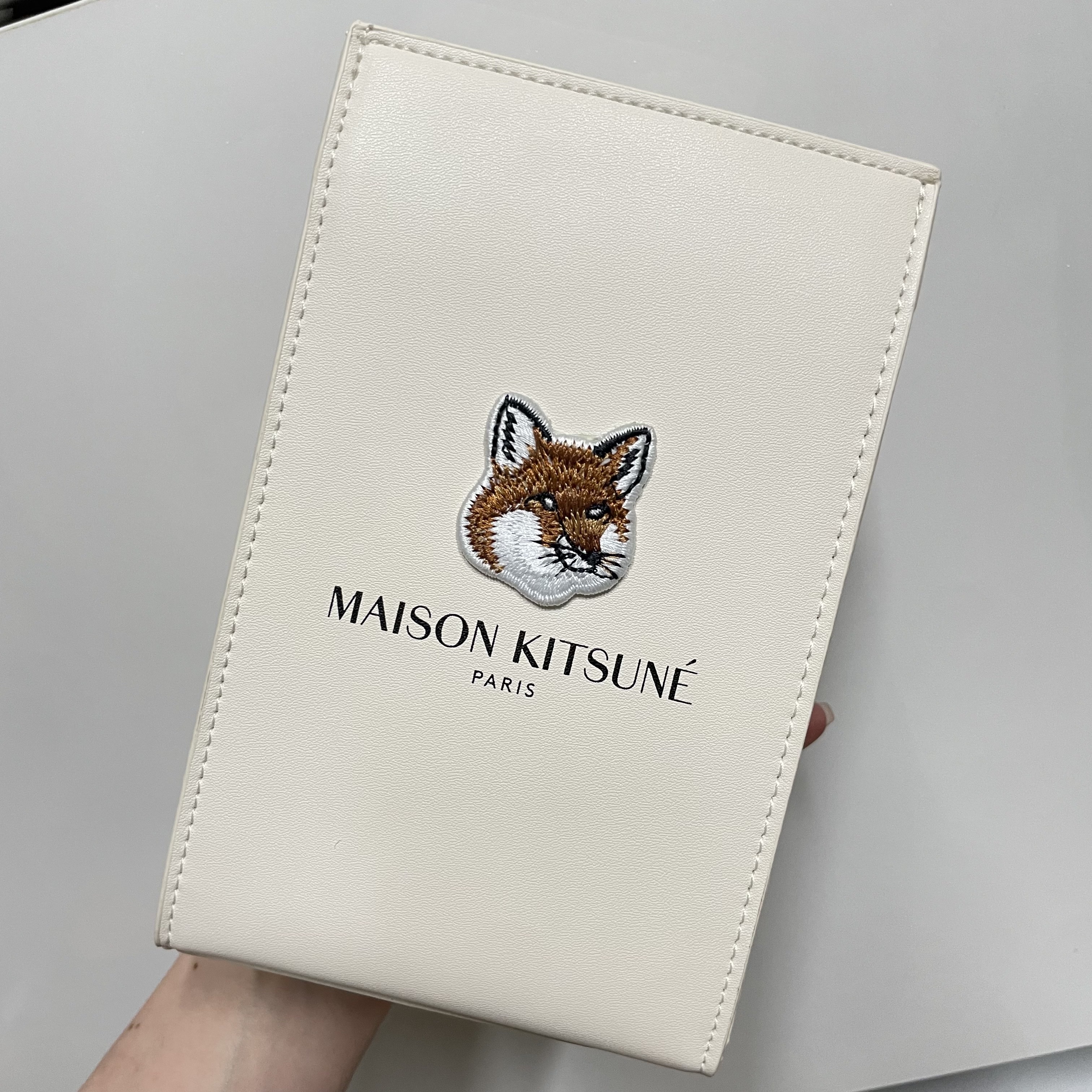Maison Kitsune x Laneige Crossbody Bag 착용 스타일