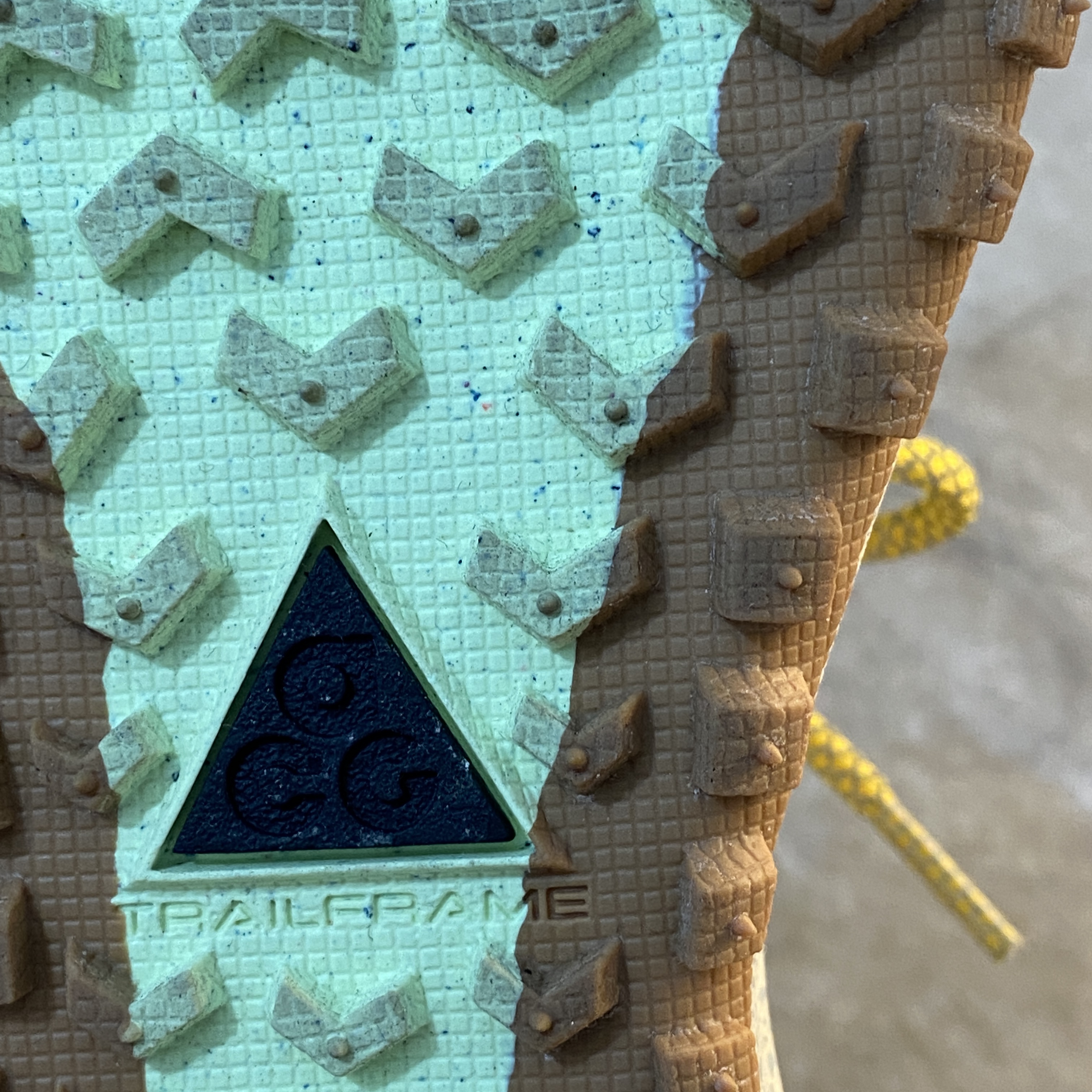 Nike ACG Mountain Fly Low Gore-Tex SE Sea Glass 착용 스타일 - 4