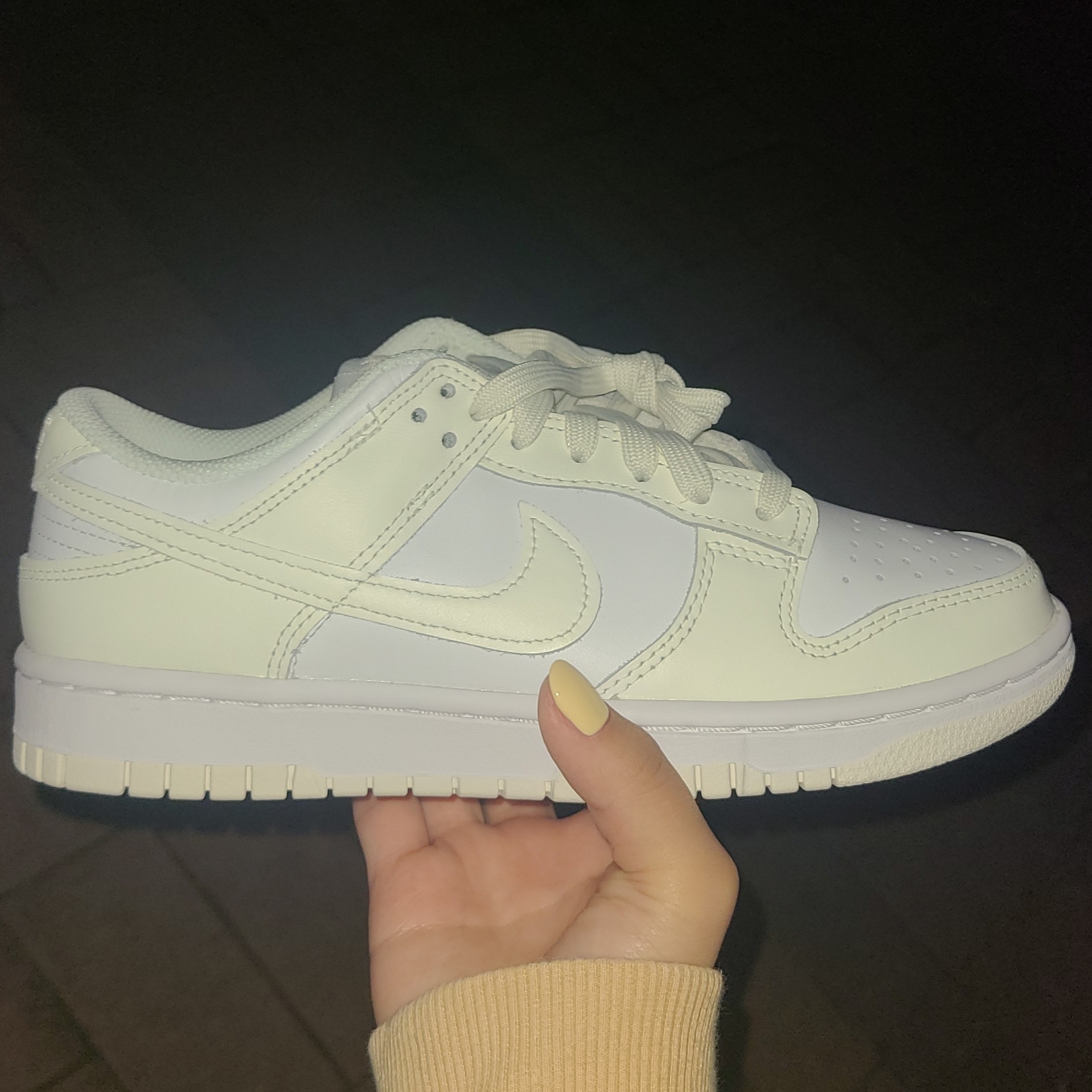 (W) Nike Dunk Low White and Sail 착용 스타일 - 3