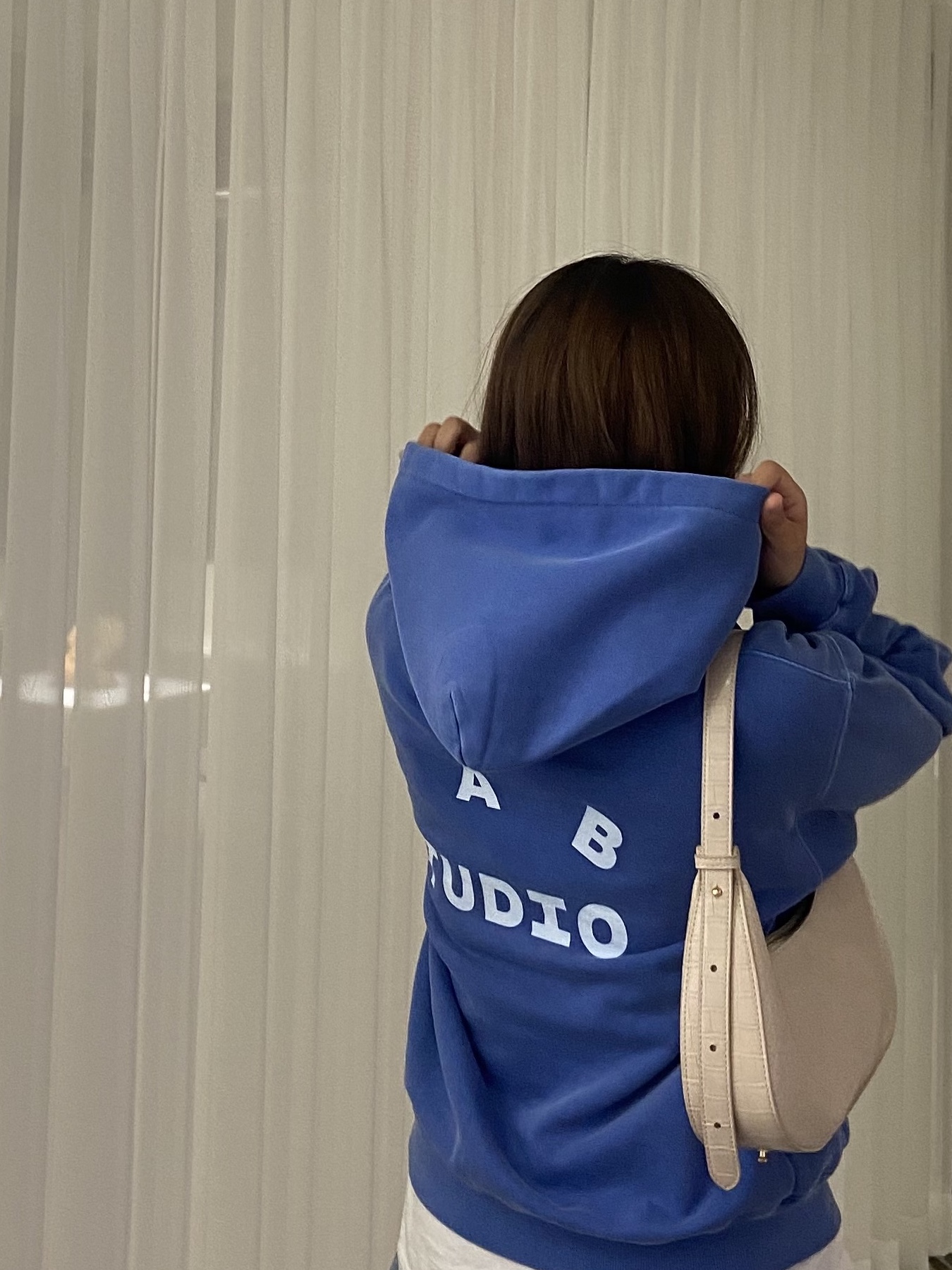 IAB Studio Pigment Hoodie Royal Blue - 22FW 착용 스타일 - 3