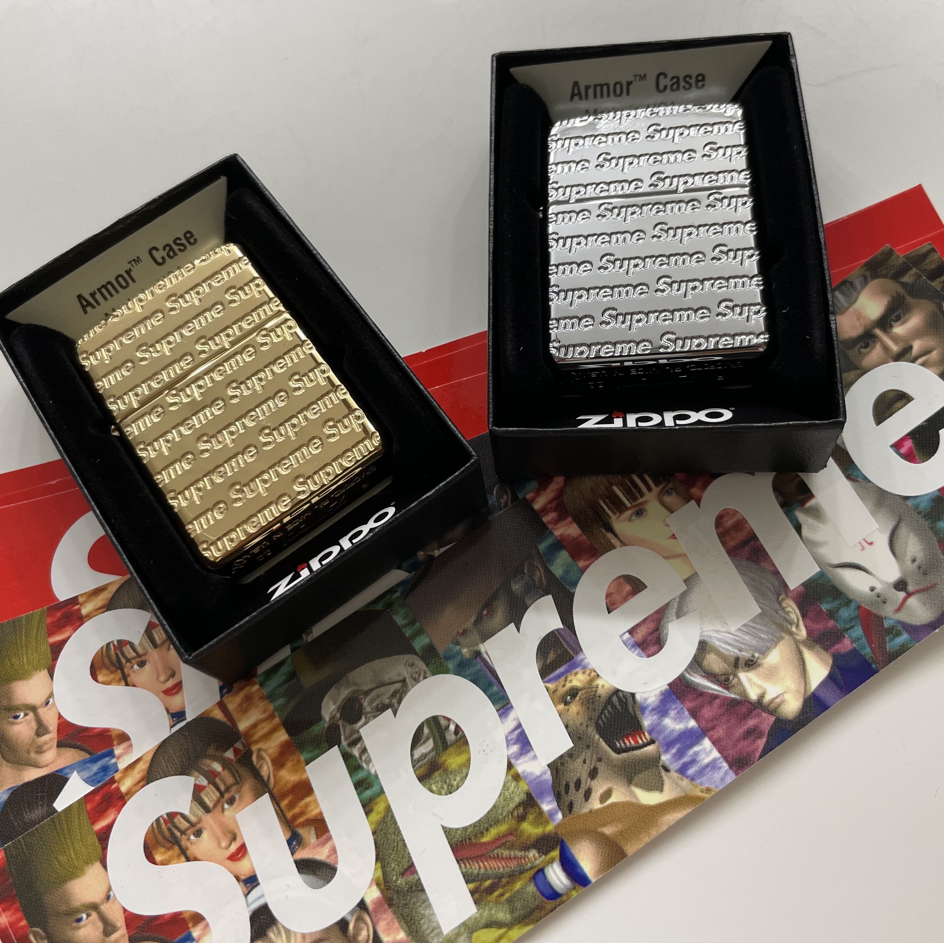 Supreme Repeat Engraved Zippo Silver - 22FW, Supreme Repeat Engraved Zippo Gold - 22FW 착용 스타일