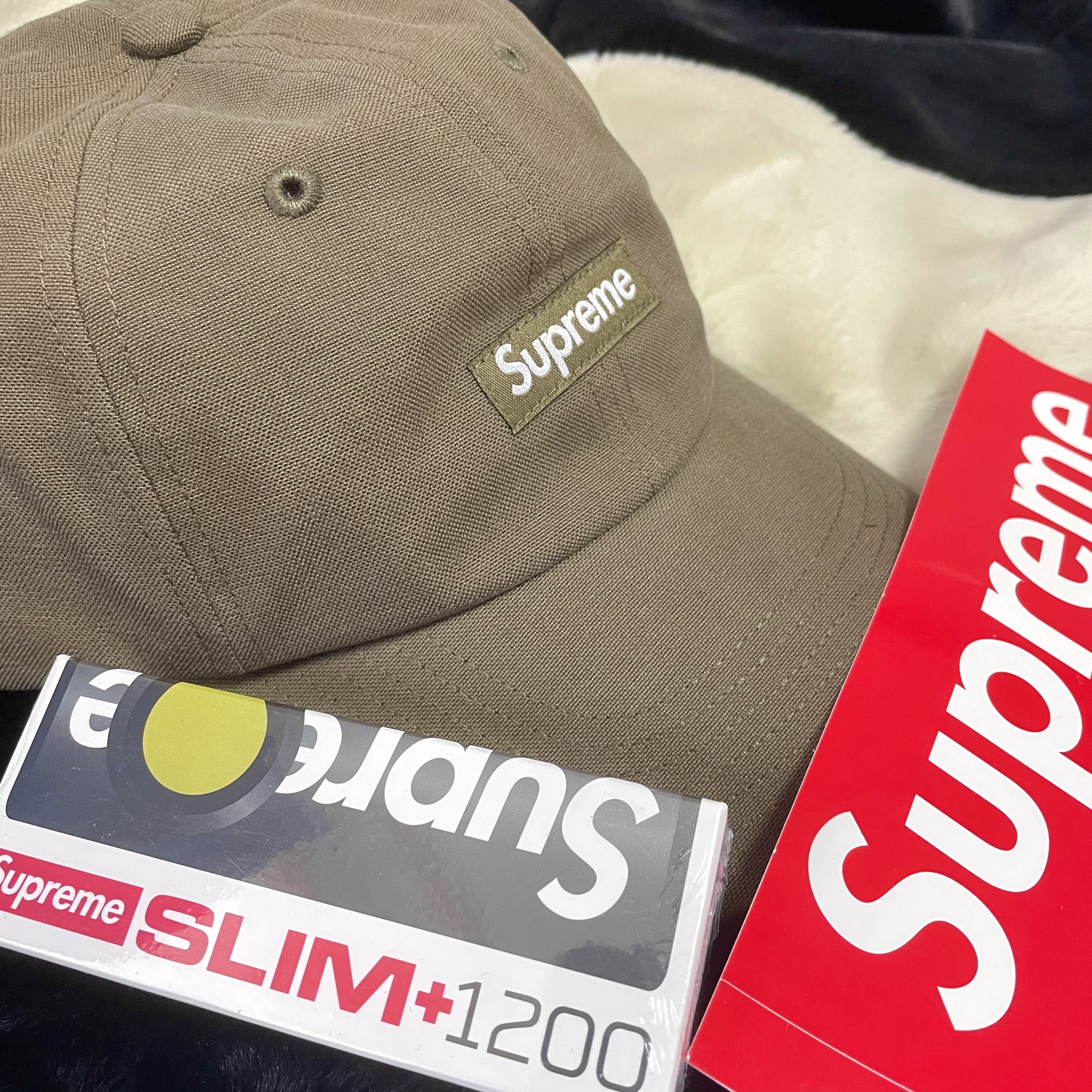 Supreme Brushed Cordura Small Box 6-Panel Olive - 22FW, Supreme Nebo Slim 1200 Pocket Light Black - 22FW 착용 스타일