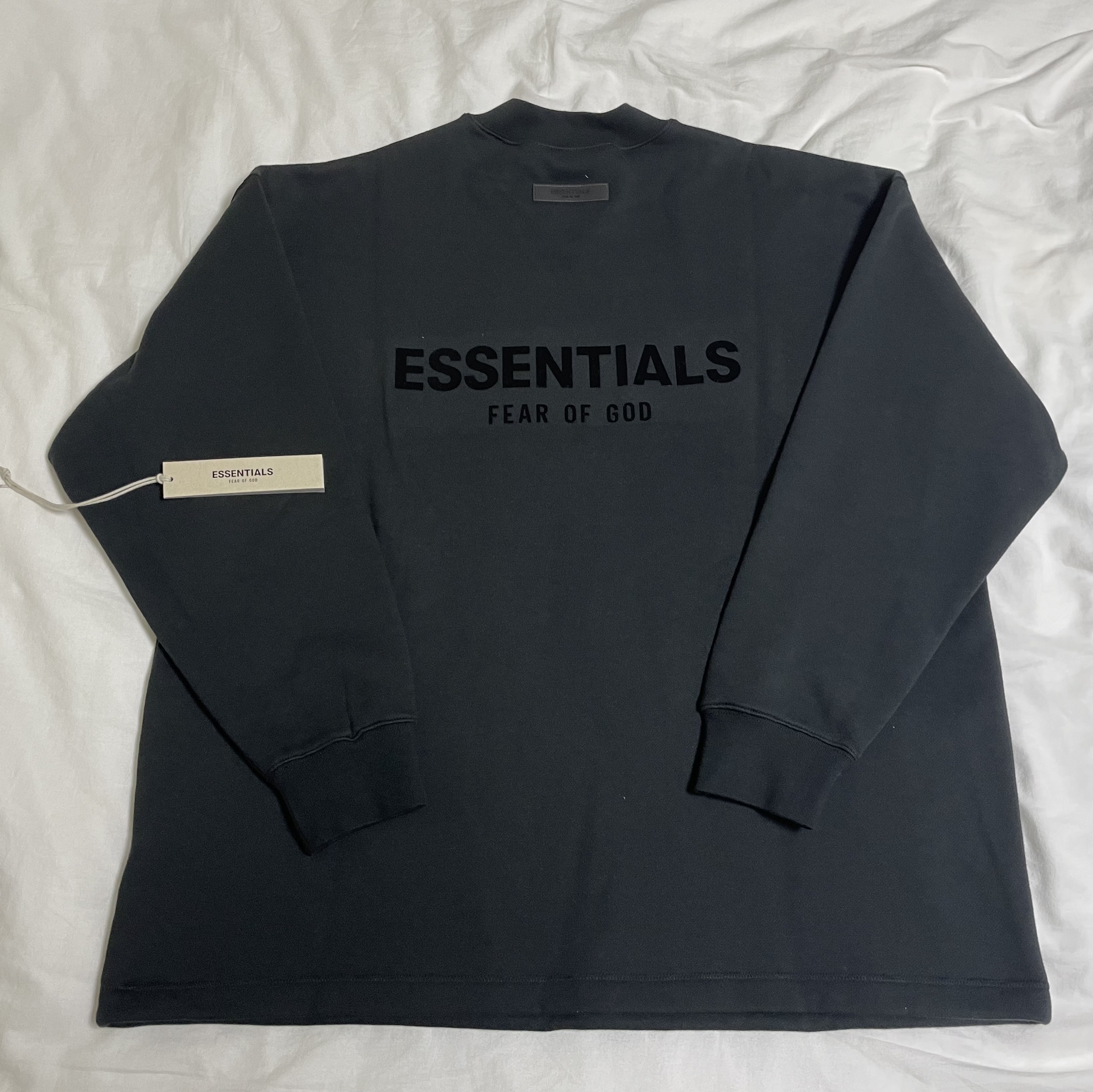 Essentials The Core Collection Relaxed Crewneck Sweatshirt Stretch Limo 착용 스타일 - 1