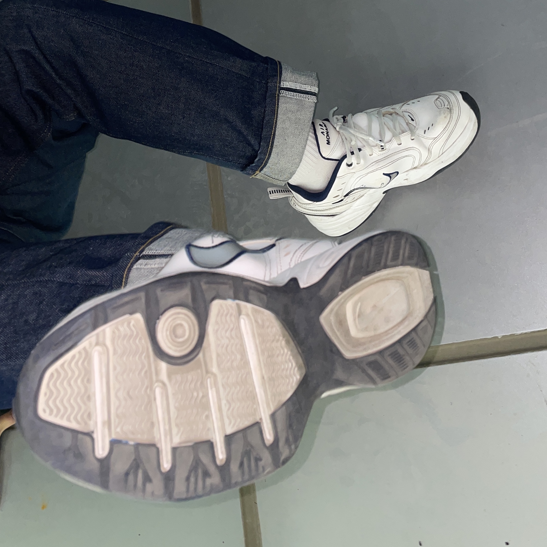 Nike x Martine Rose Air Monarch IV Martine Rose White 착용 스타일 - 2