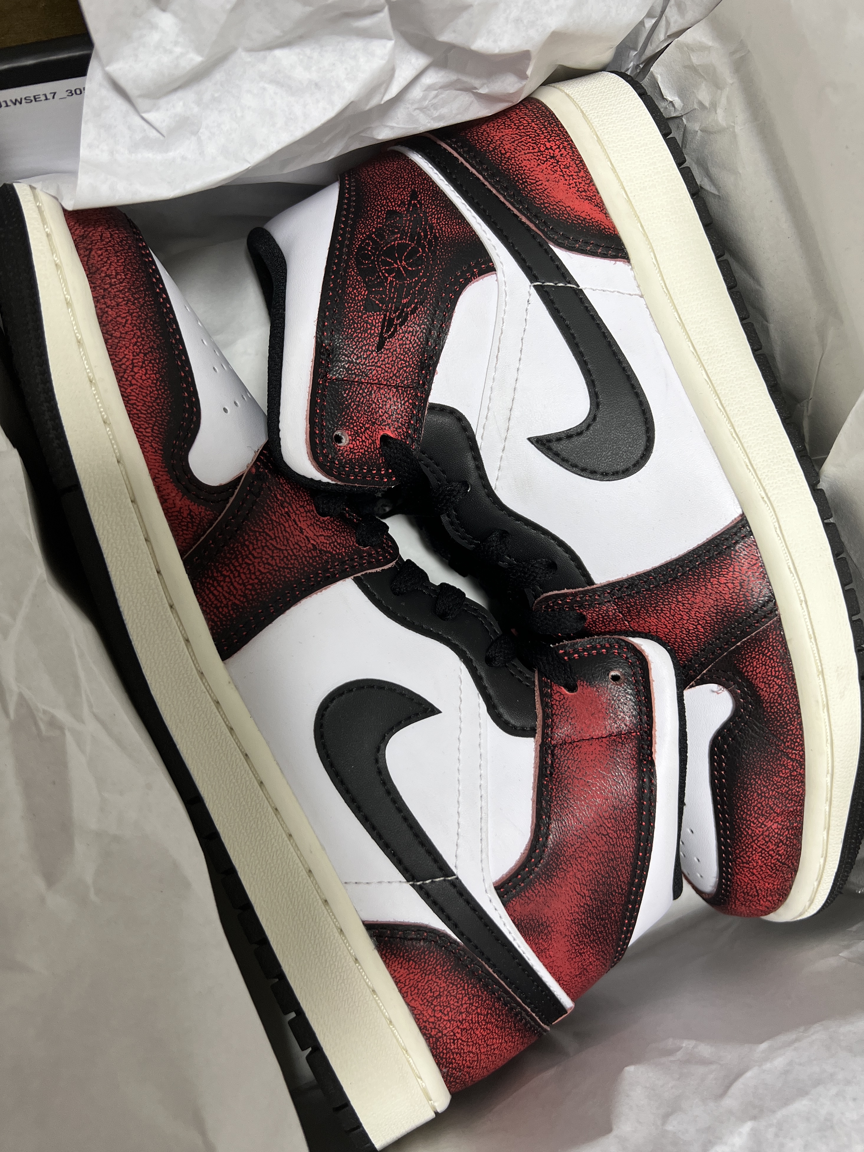 Jordan 1 Mid SE Infrared 23 착용 스타일