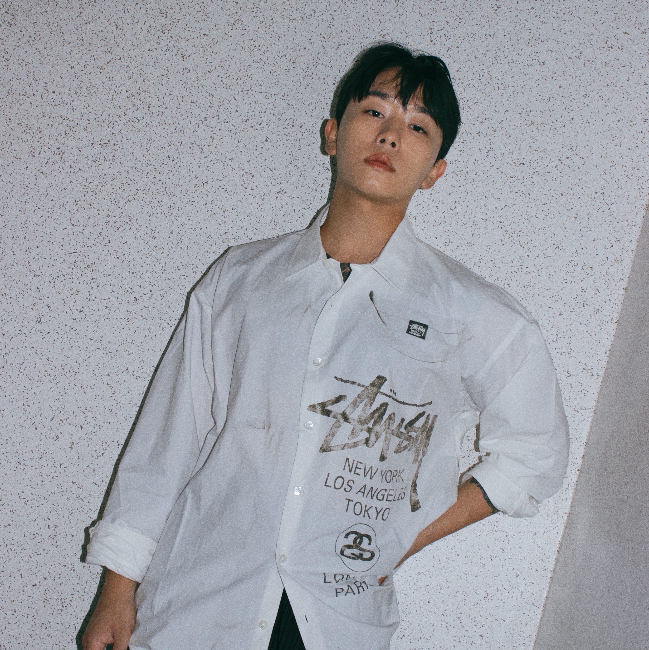 Stussy World Tour Shirt White 착용 스타일 - 4