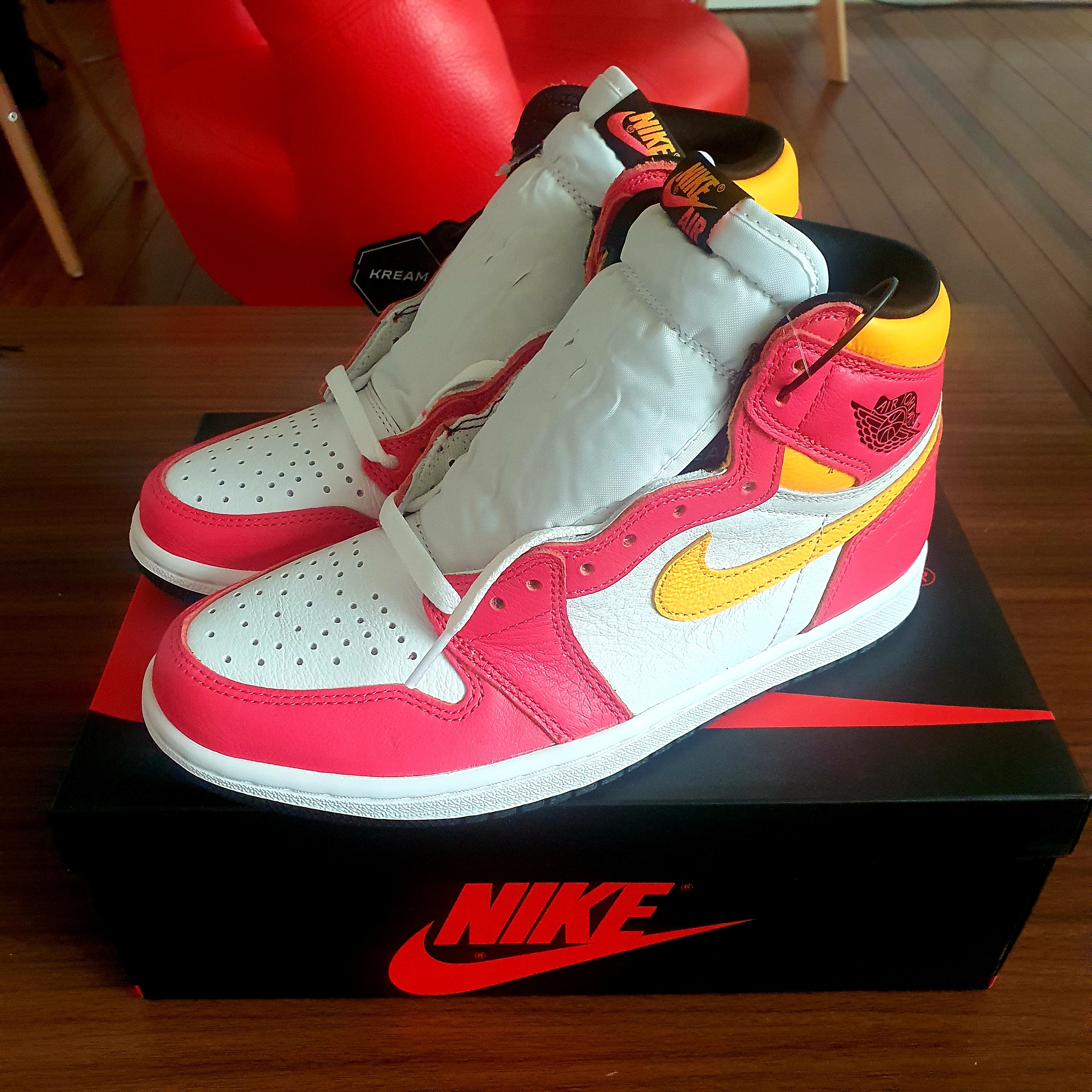 Jordan 1 Retro High OG Light Fusion Red 착용 스타일 - 1