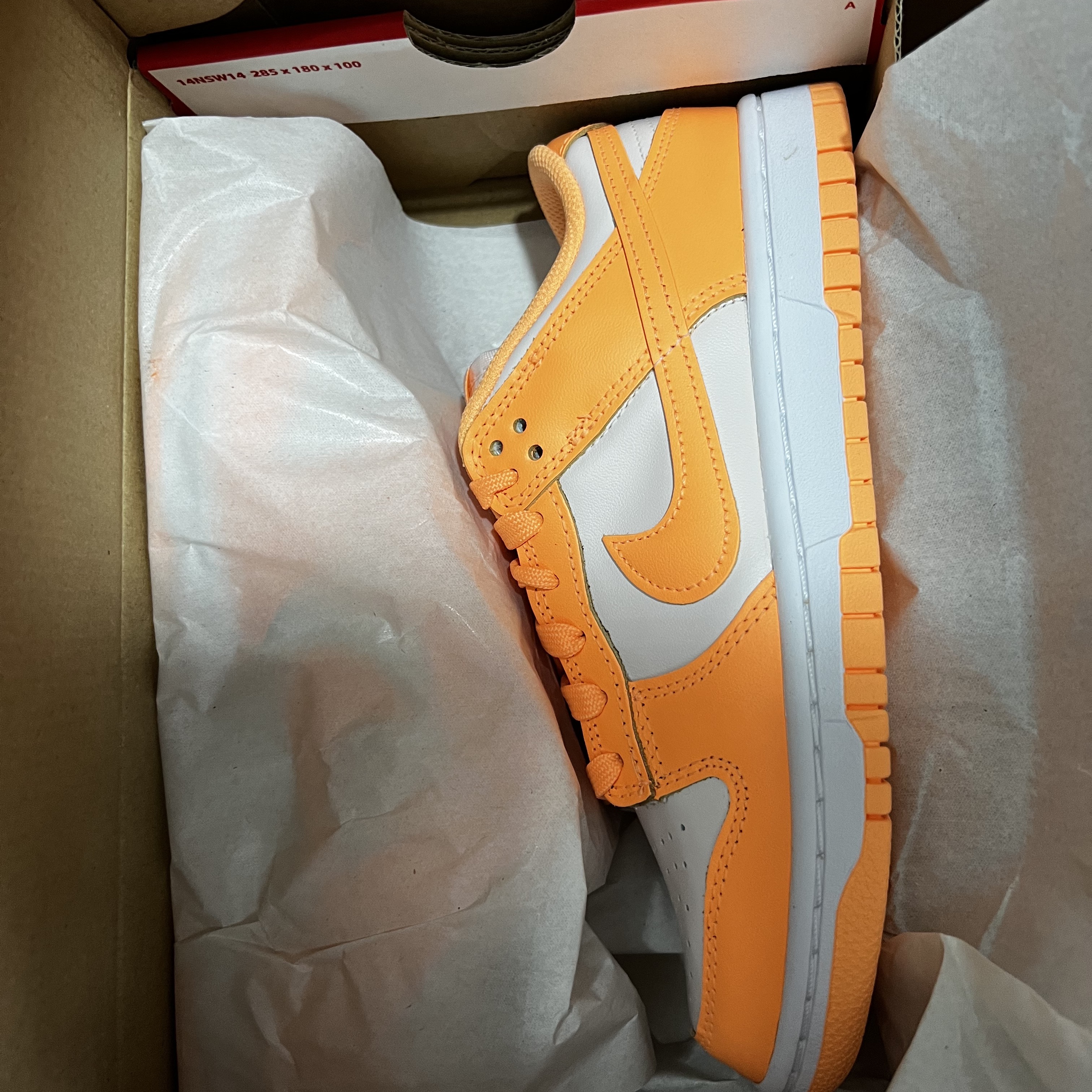 (W) Nike Dunk Low Peach Cream 착용 스타일 - 1