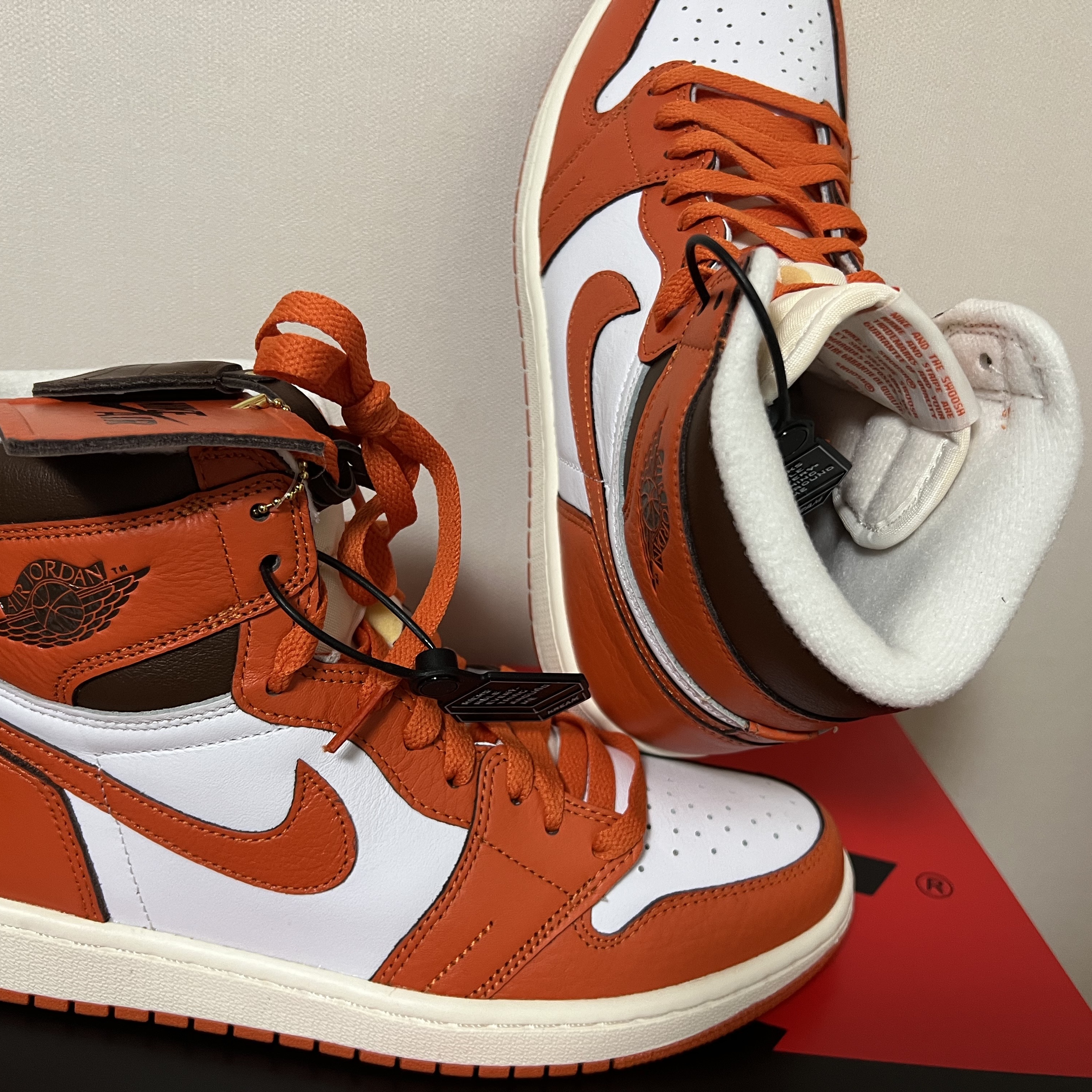 (W) Jordan 1 Retro High OG Starfish 착용 스타일 - 1