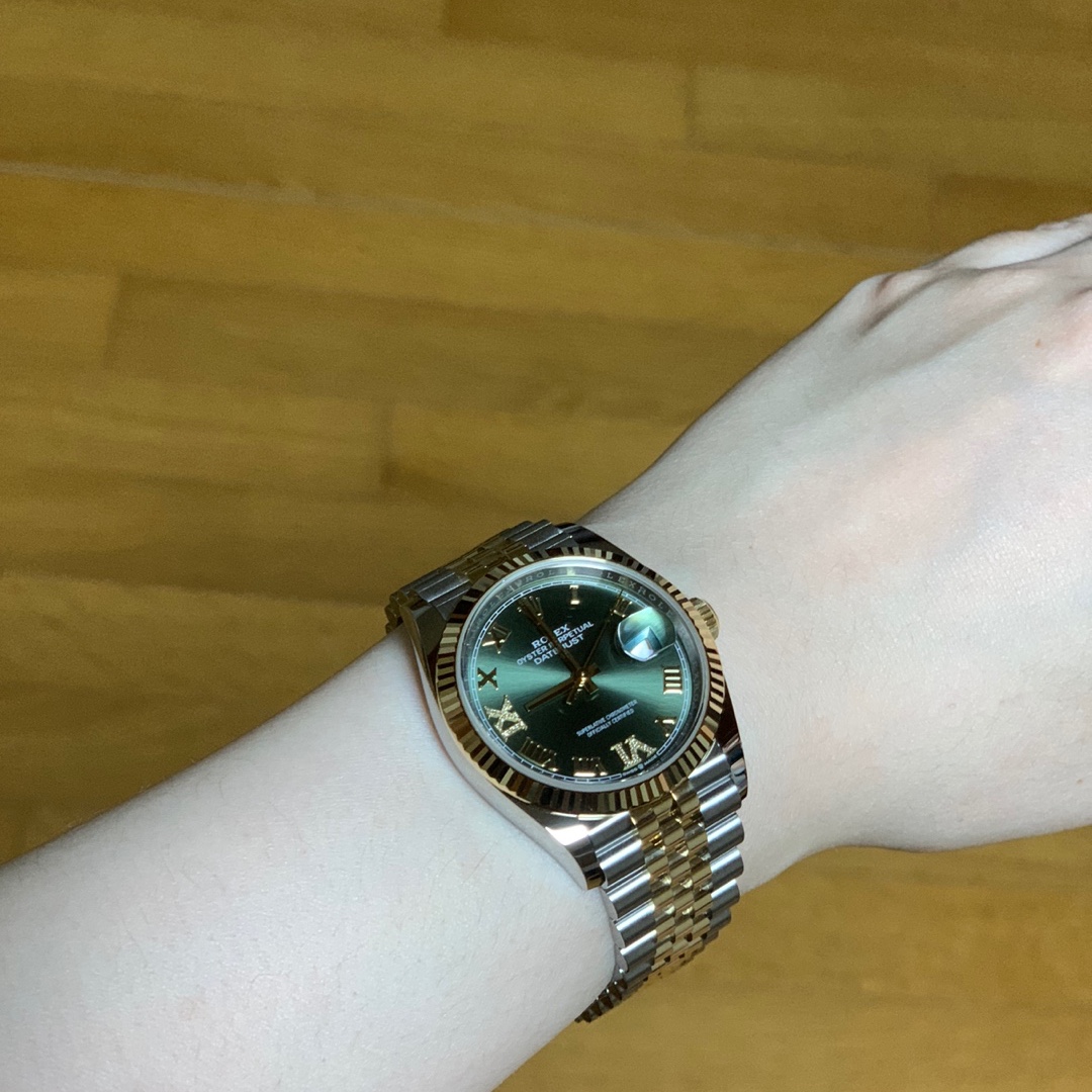 Rolex Datejust 36mm 126233 Olive Green Roman Diamond-Set Jubilee 착용 스타일
