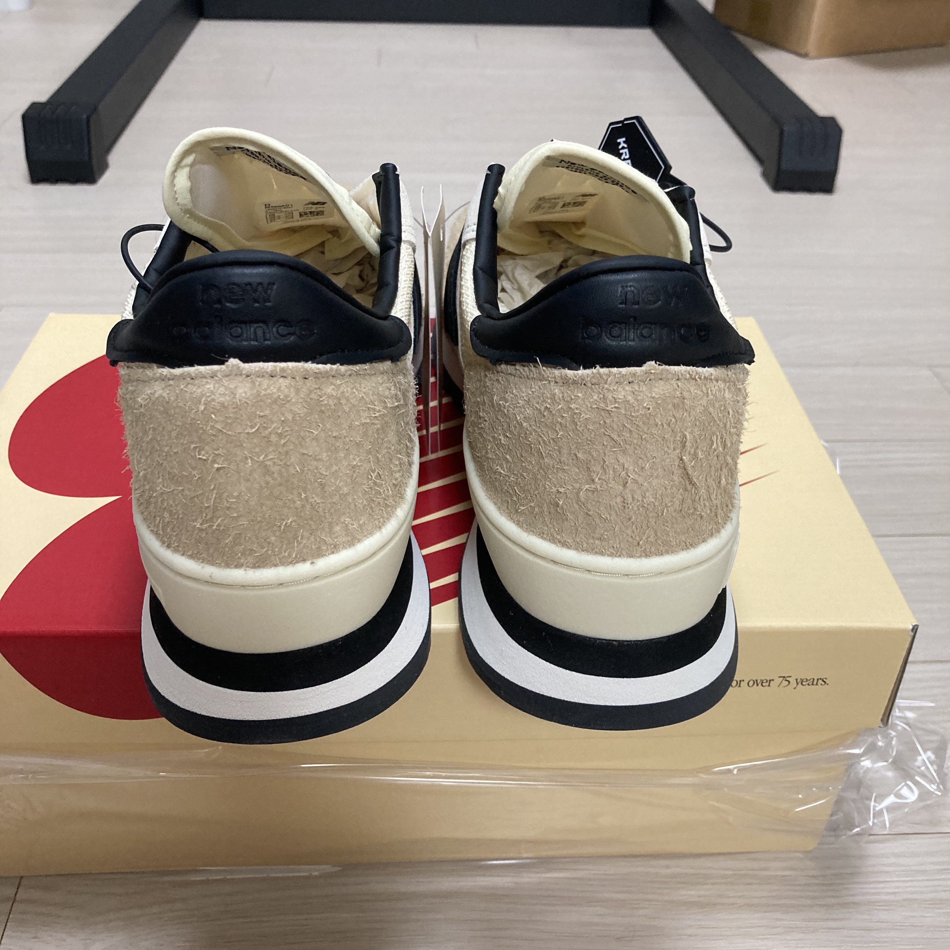 New Balance 990v1 Made in USA Incense Macadamia Nut 착용 스타일 - 3