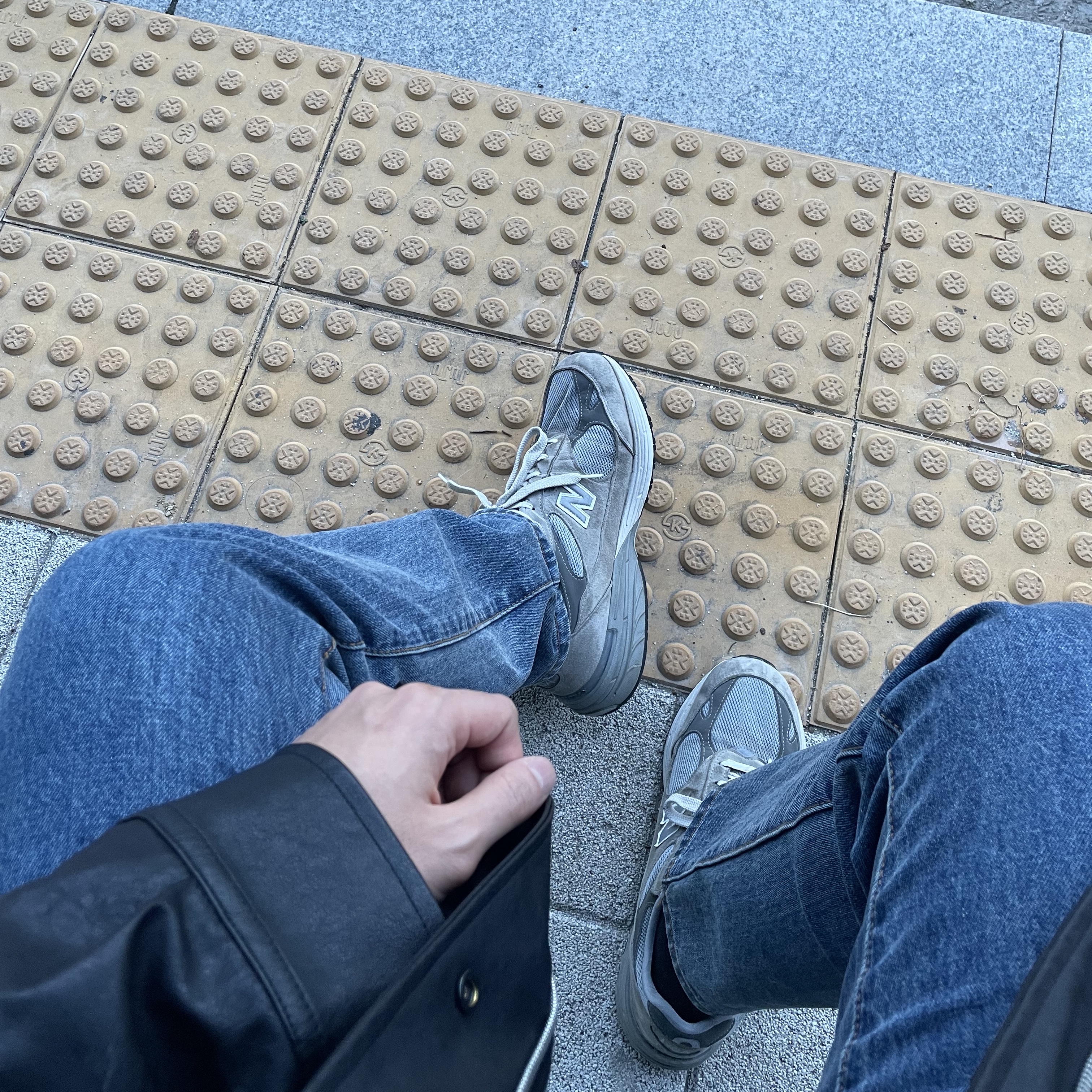 New Balance 993 Made in USA Grey - 4E Extra Wide 착용 스타일 - 1