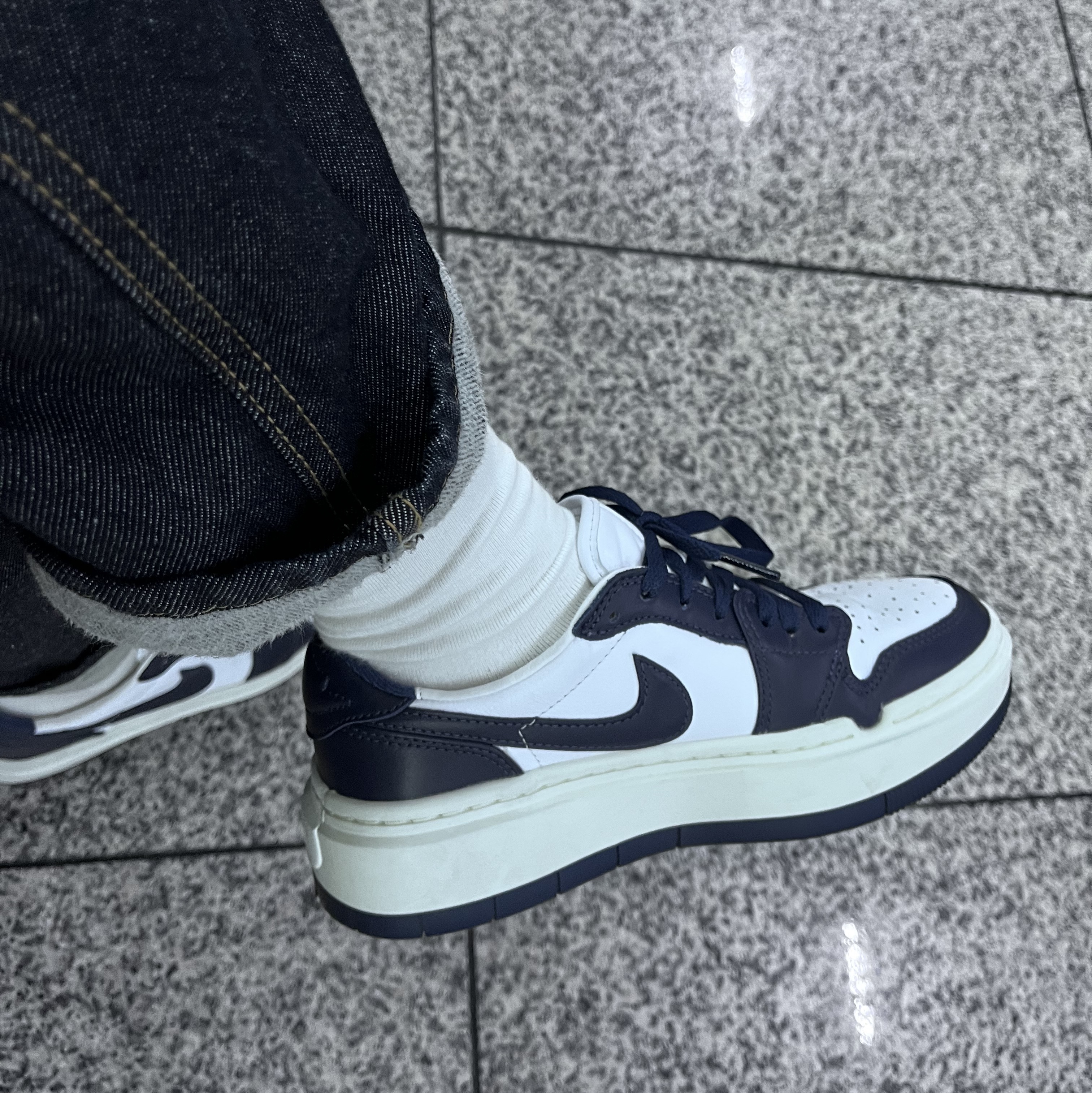 (W) Jordan 1 Elevate Low Midnight Navy 착용 스타일