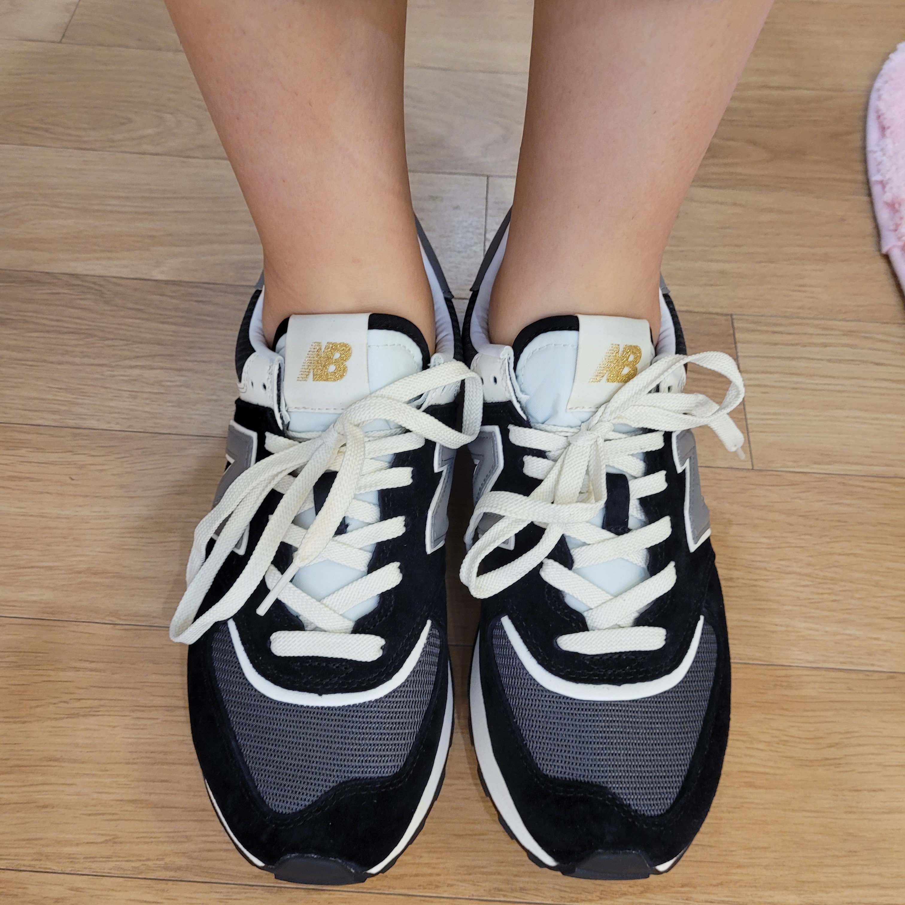 New Balance 574 Legacy Black 착용 스타일 - 1