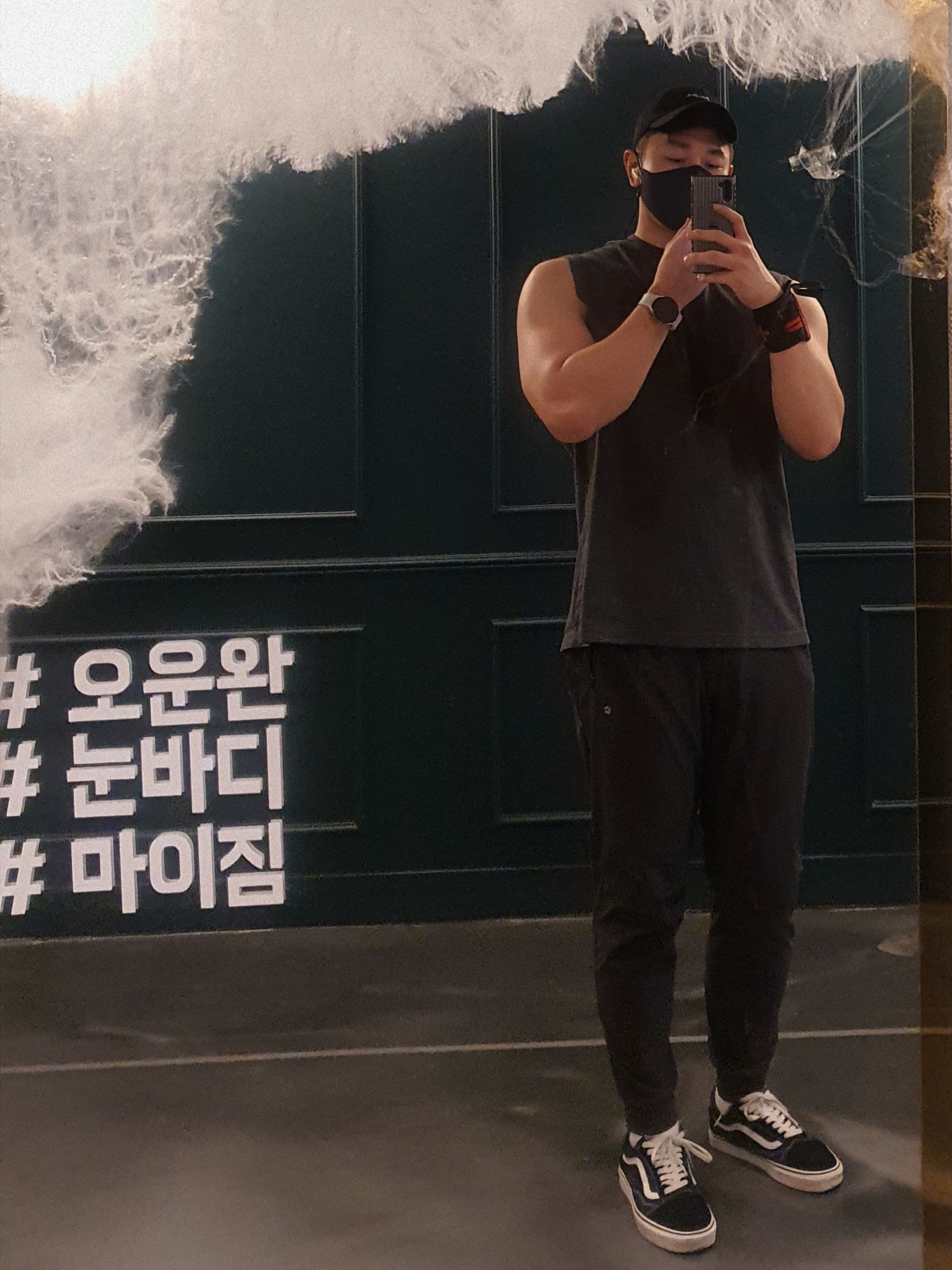 Nike NRG Solo Swoosh Satin Bomber Jacket Light Army - US/EU, Nike React Infinity Run Flyknit Black White 착용 스타일 - 2