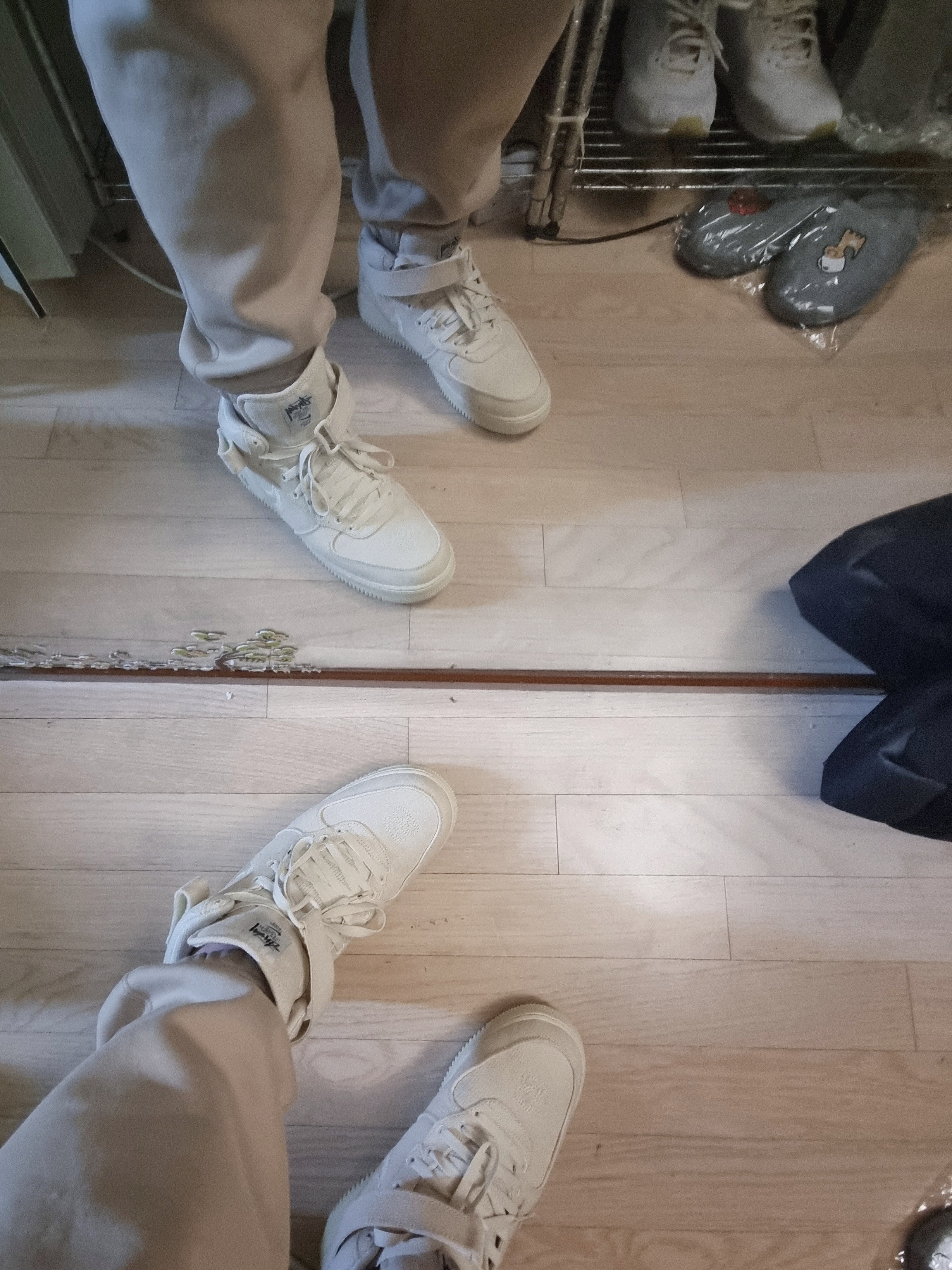 Nike x Stussy Air Force 1 '07 Mid SP Fossil, Jordan 1 Low Taxi 착용 스타일 - 3