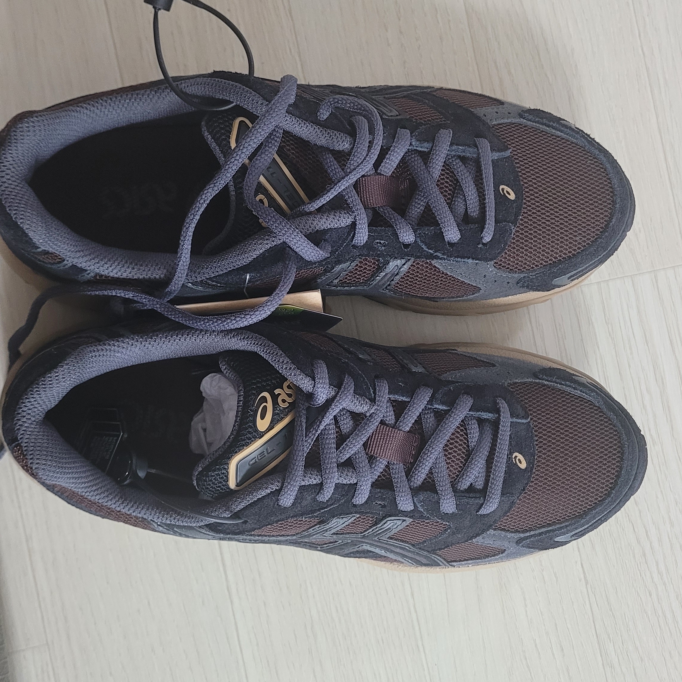 Asics Gel-1130 Brown 착용 스타일 - 1