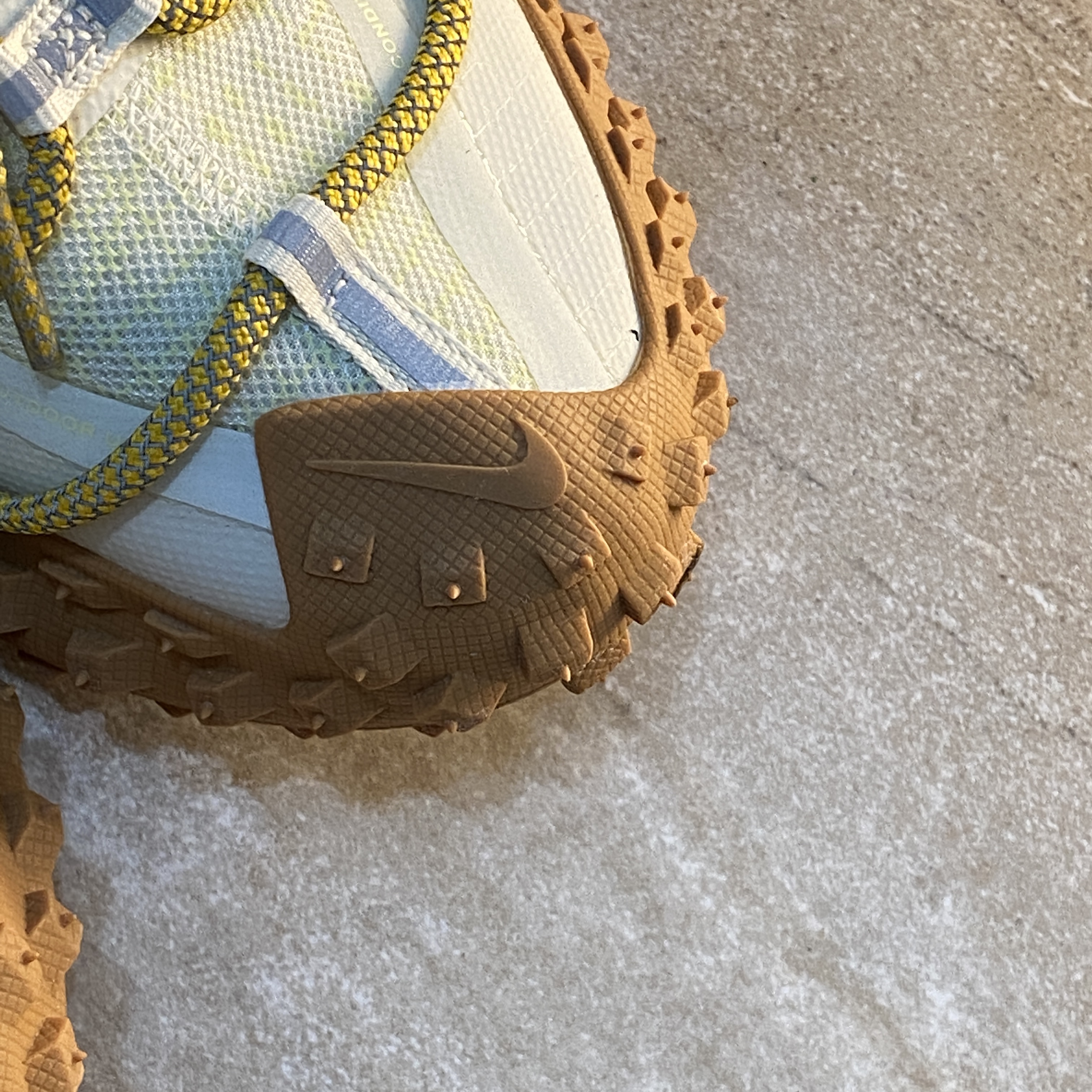 Nike ACG Mountain Fly Low Gore-Tex SE Sea Glass 착용 스타일 - 5