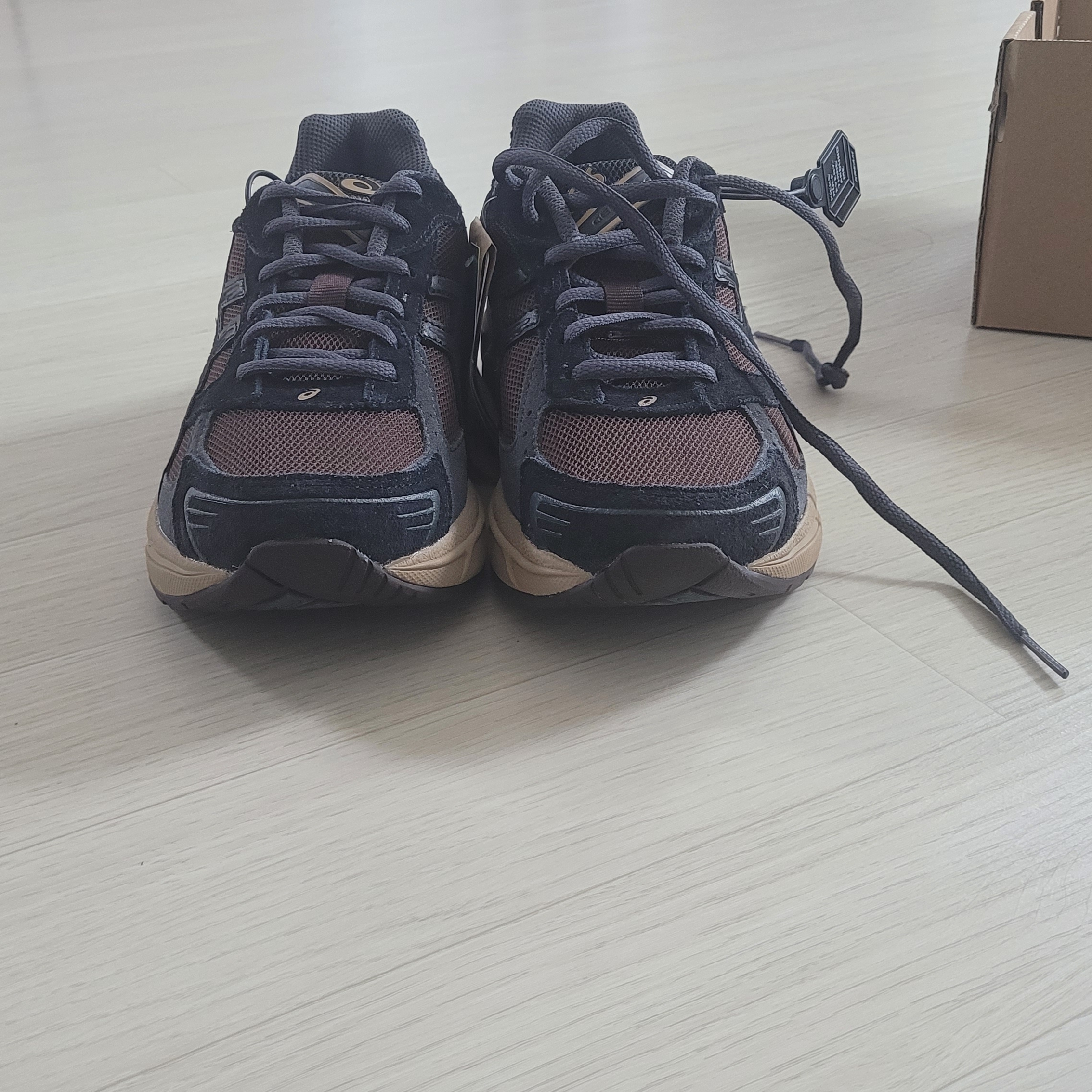 Asics Gel-1130 Brown 착용 스타일 - 2