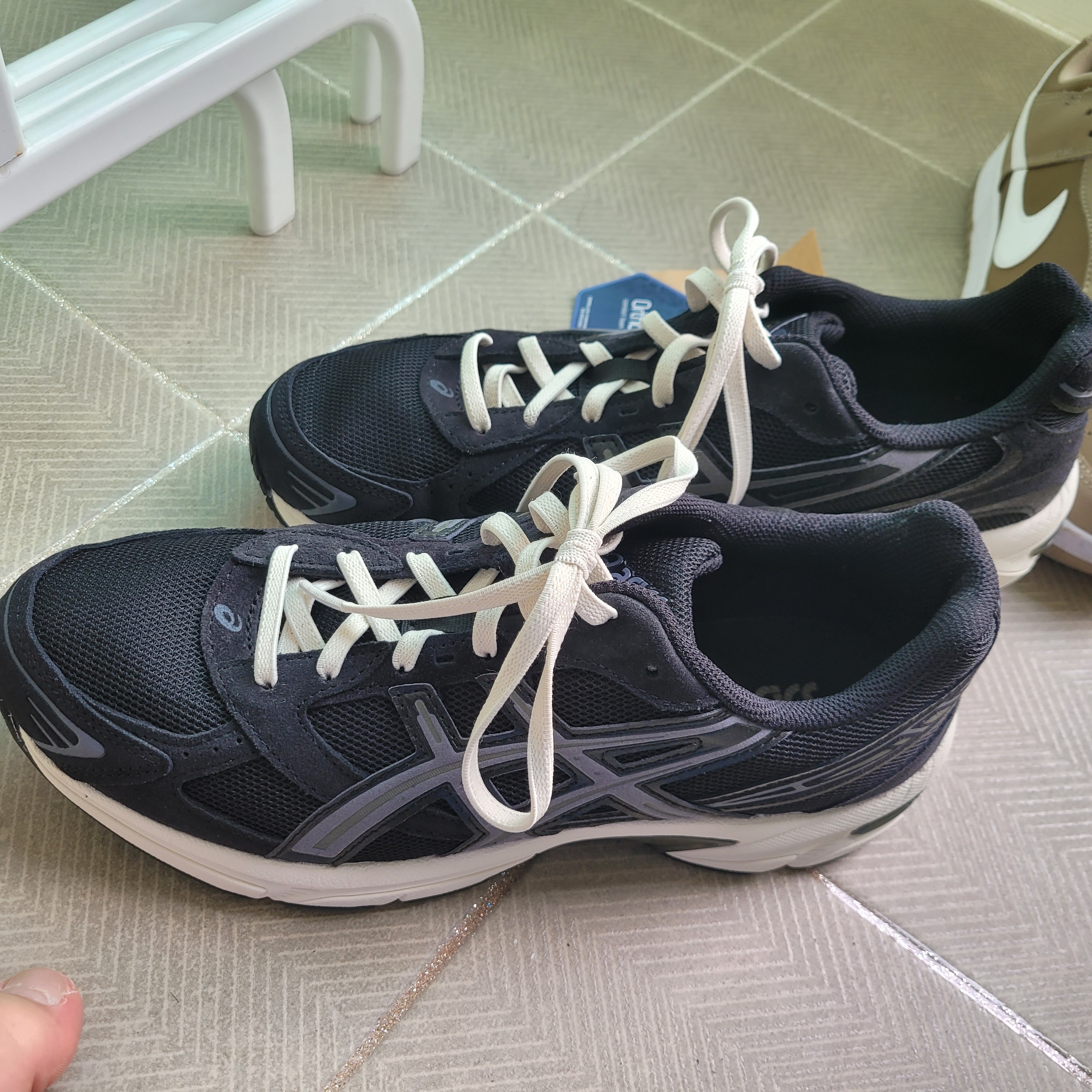 Asics Gel-1130 Black Metropolis 착용 스타일