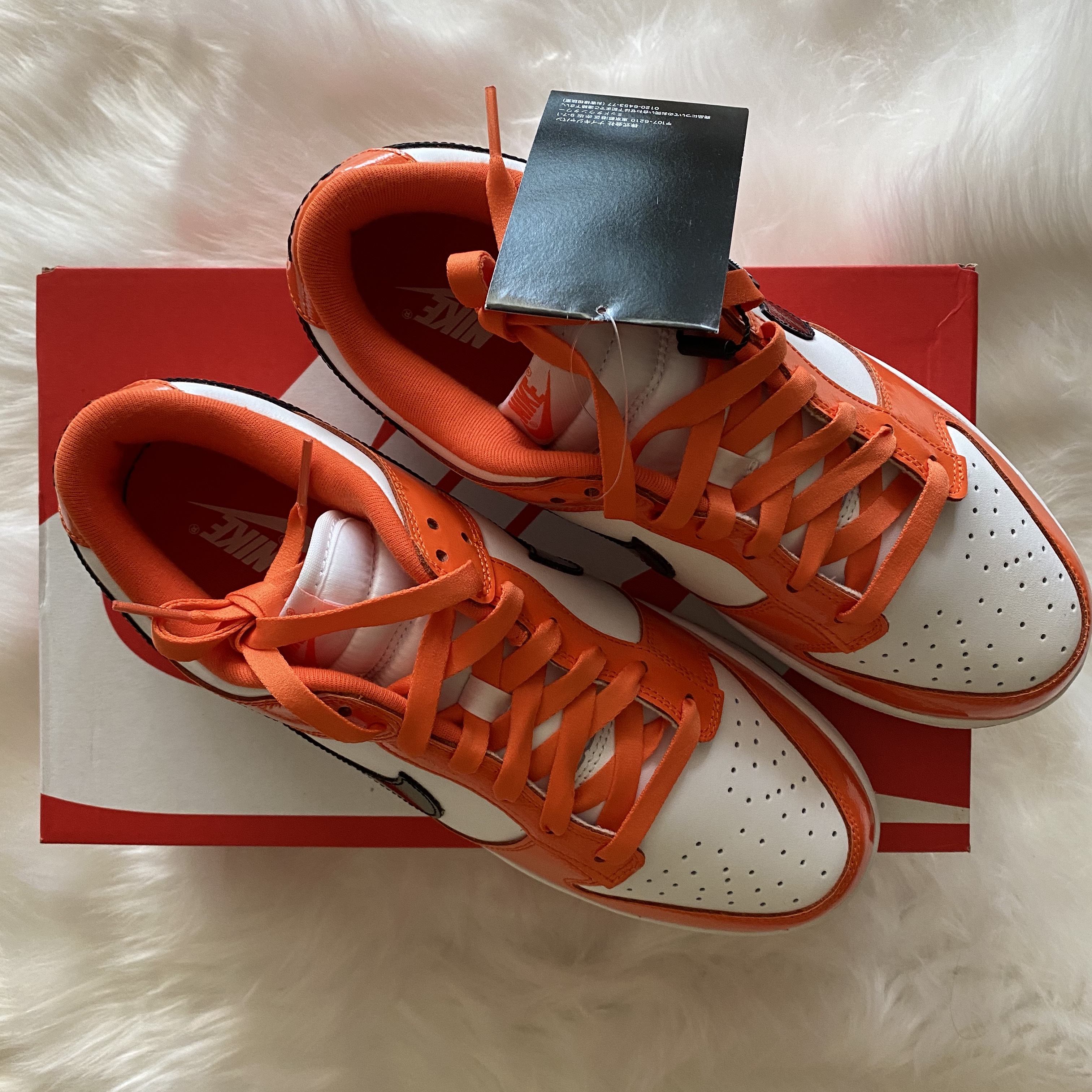 (W) Nike Dunk Low Essential Brilliant Orange 착용 스타일 - 3