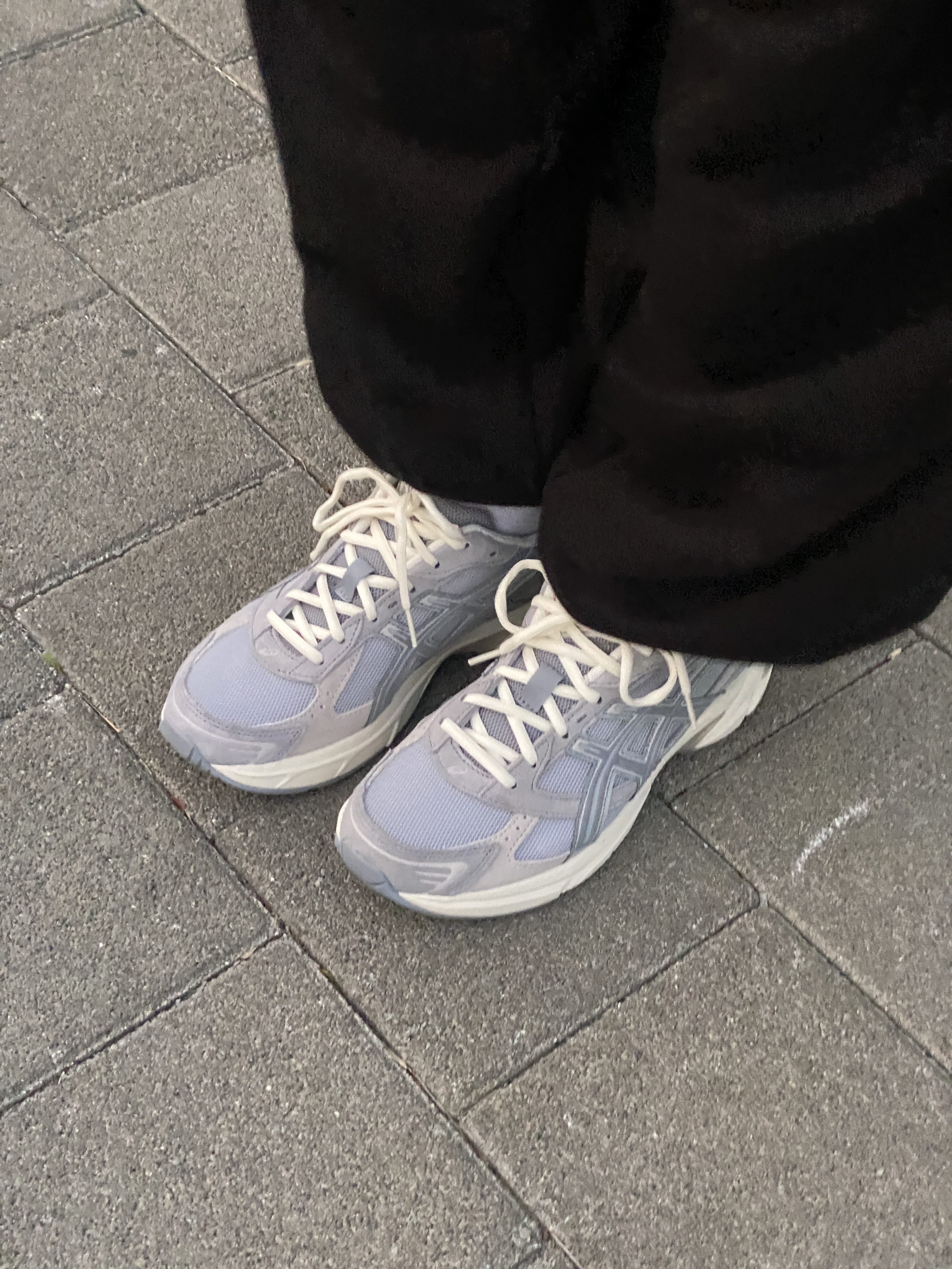 Asics Gel-1130 Piedmont Grey, IAB Studio x Asics Navy Woven Cap 착용 스타일 - 2