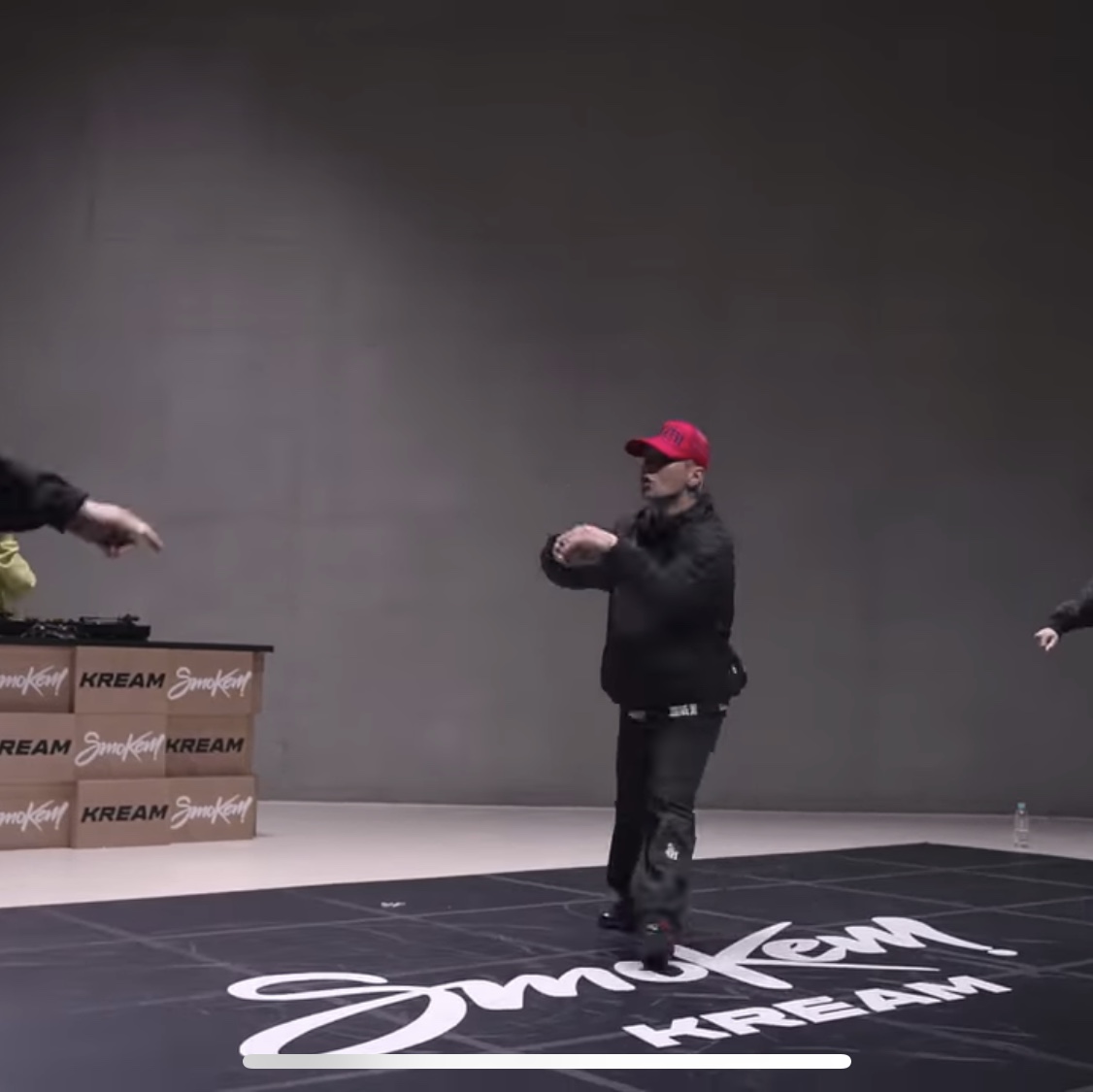 Supreme x The North Face Summit Series Outer Tape Seam Jacket Black - 21SS 착용 스타일 - 2