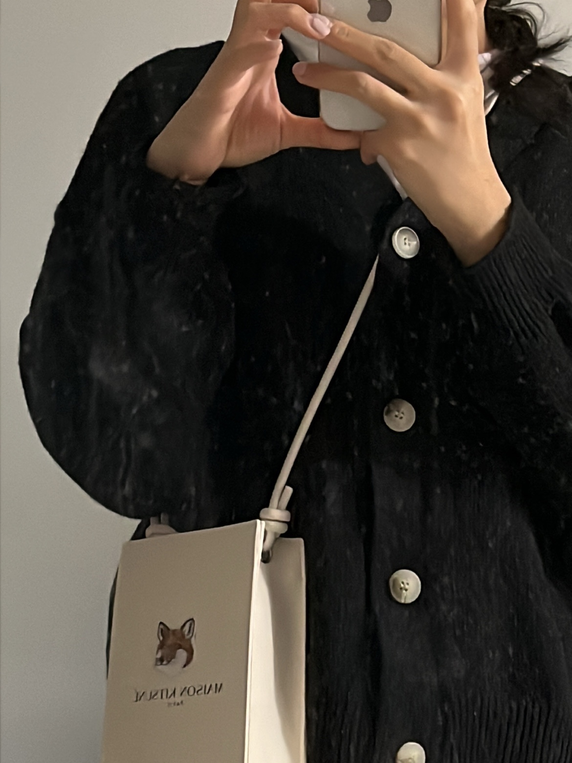 Maison Kitsune x Laneige Crossbody Bag 착용 스타일