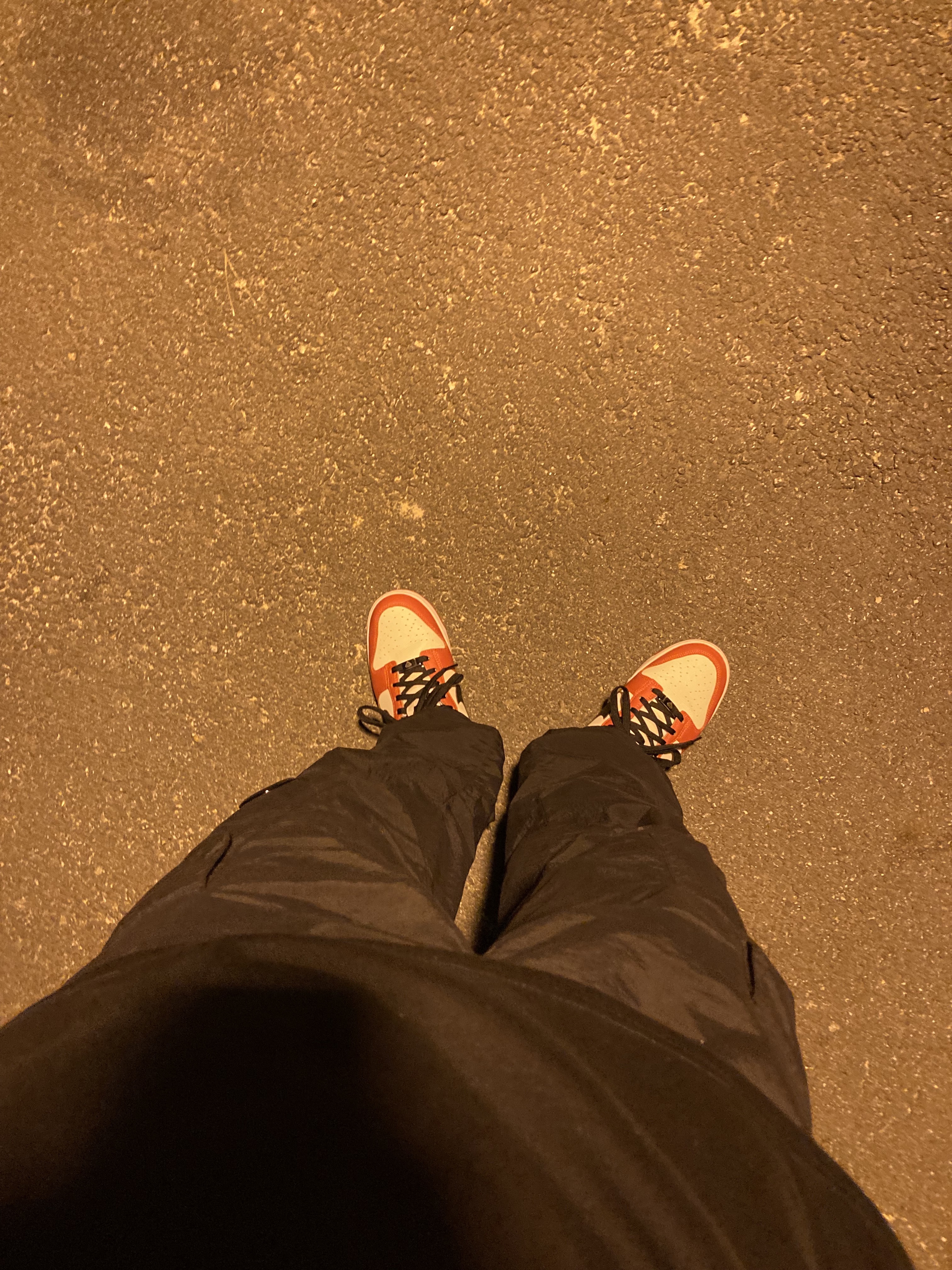C.P. Company Flatt Nylon Cargo Pants Black - 22SS, Nike x NBA Dunk Low Retro EMB Black and Chile Red 착용 스타일 - 2