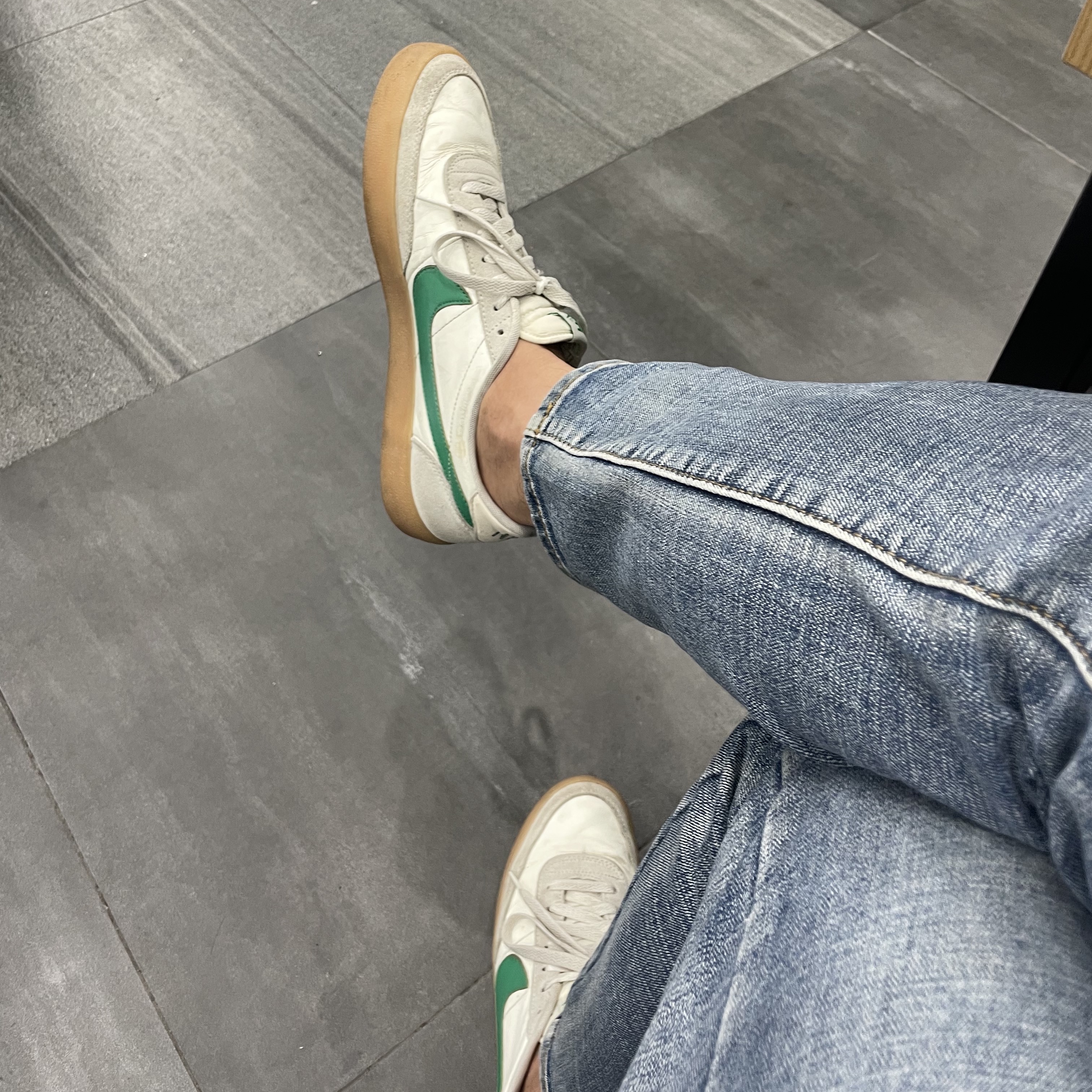 Jordan 1 Retro Low OG EX Black and Smoke Grey, Nike x J.Crew Killshot 2 Lucid Green 착용 스타일 - 5