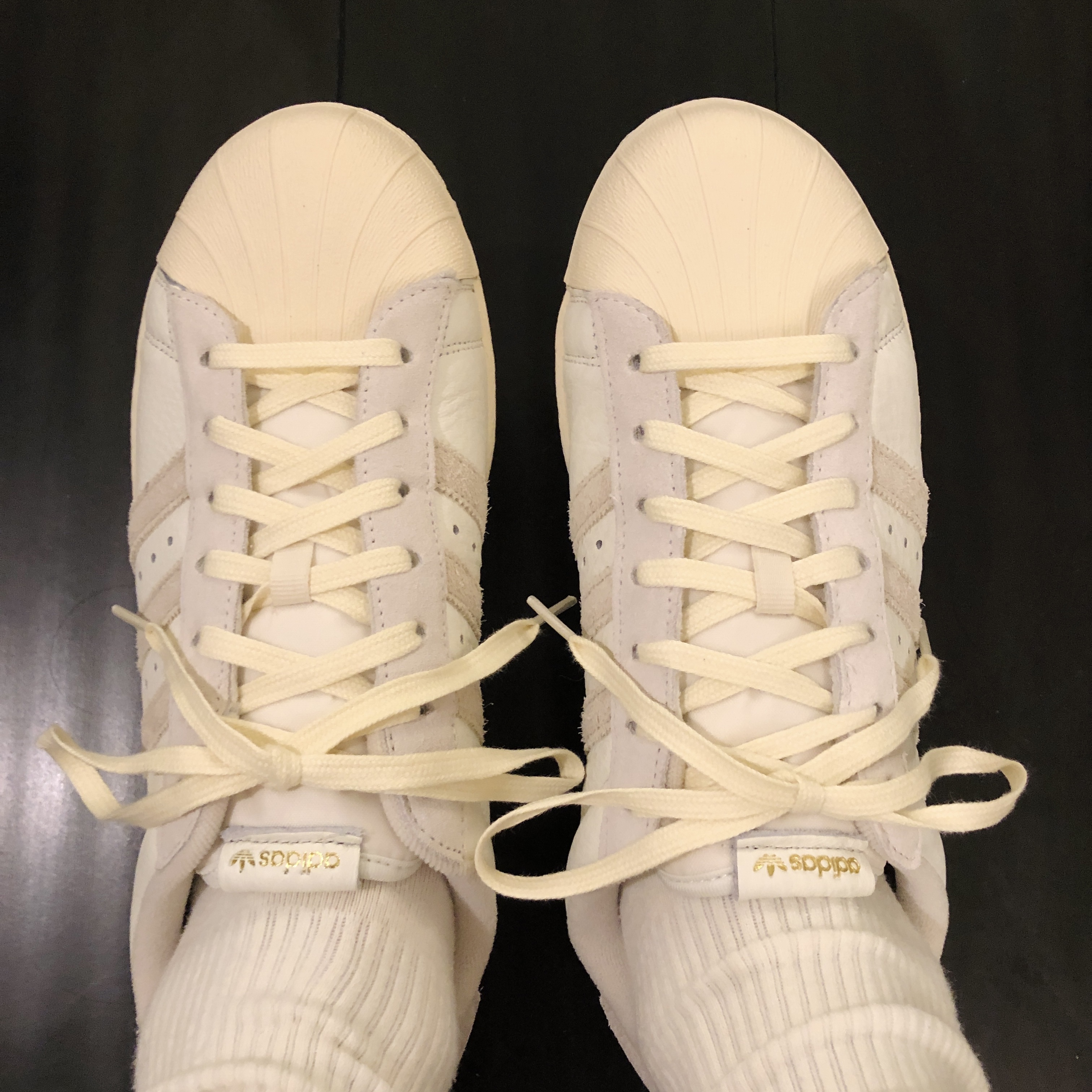 Adidas Superstar 82 White Aluminum 착용 스타일 - 2