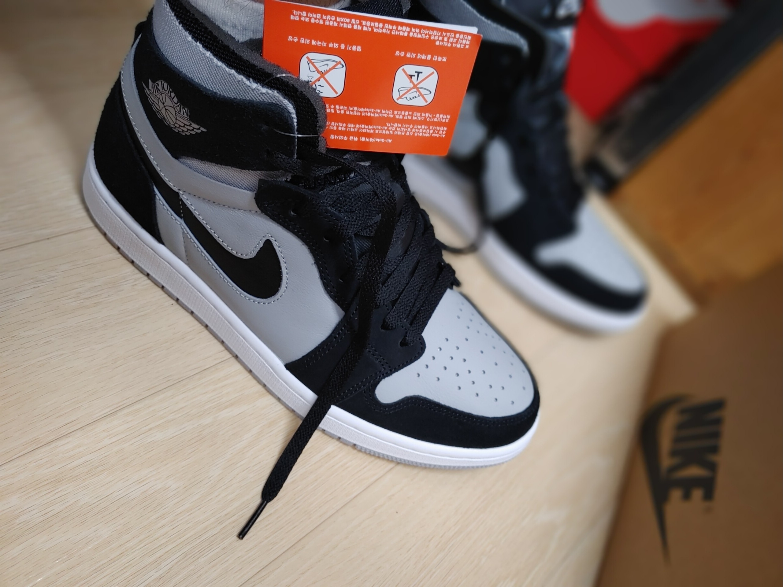 Jordan 1 Zoom Air CMFT Black Light Smoke Grey 착용 스타일 - 1