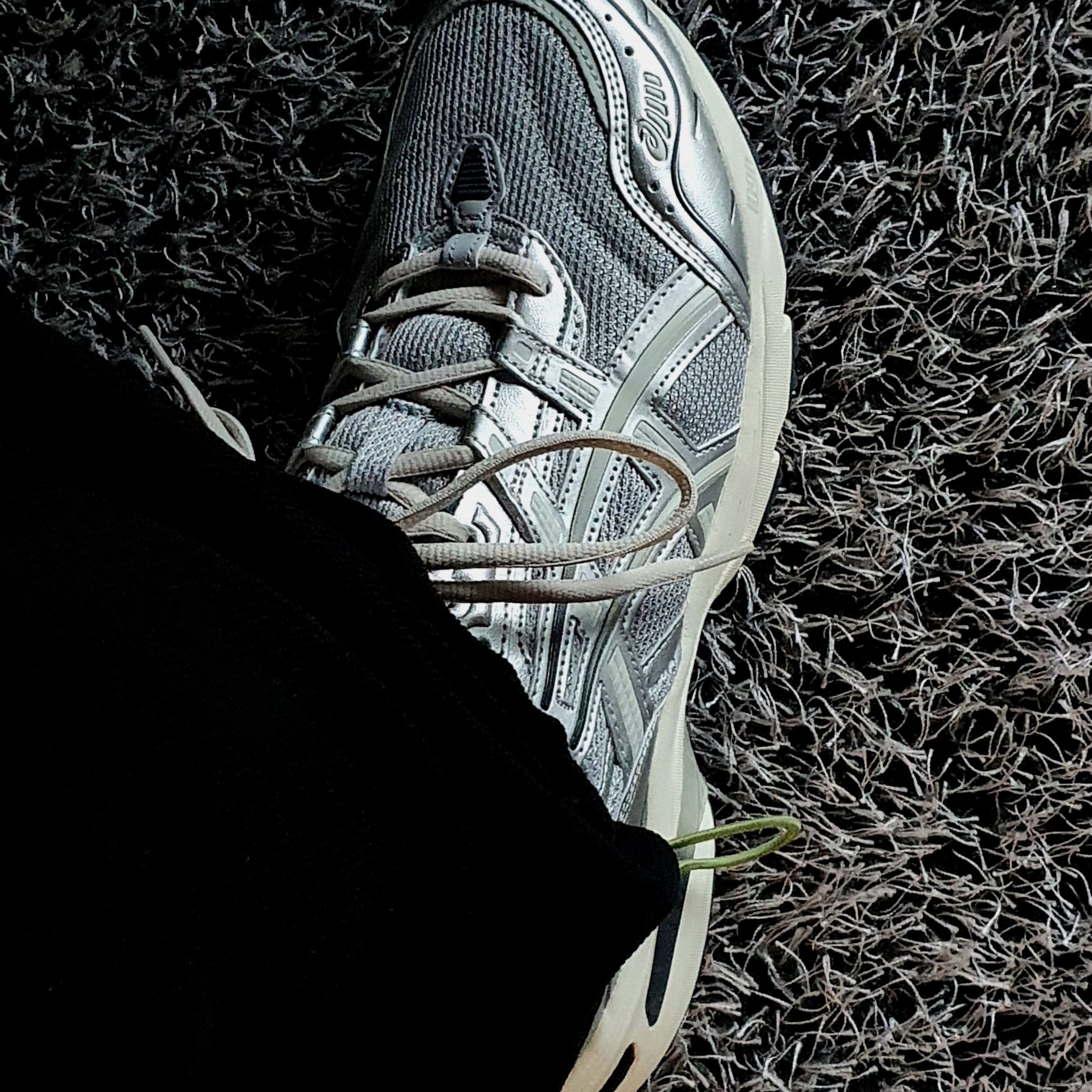 Asics Gel-1090 Piedmont Grey 착용 스타일