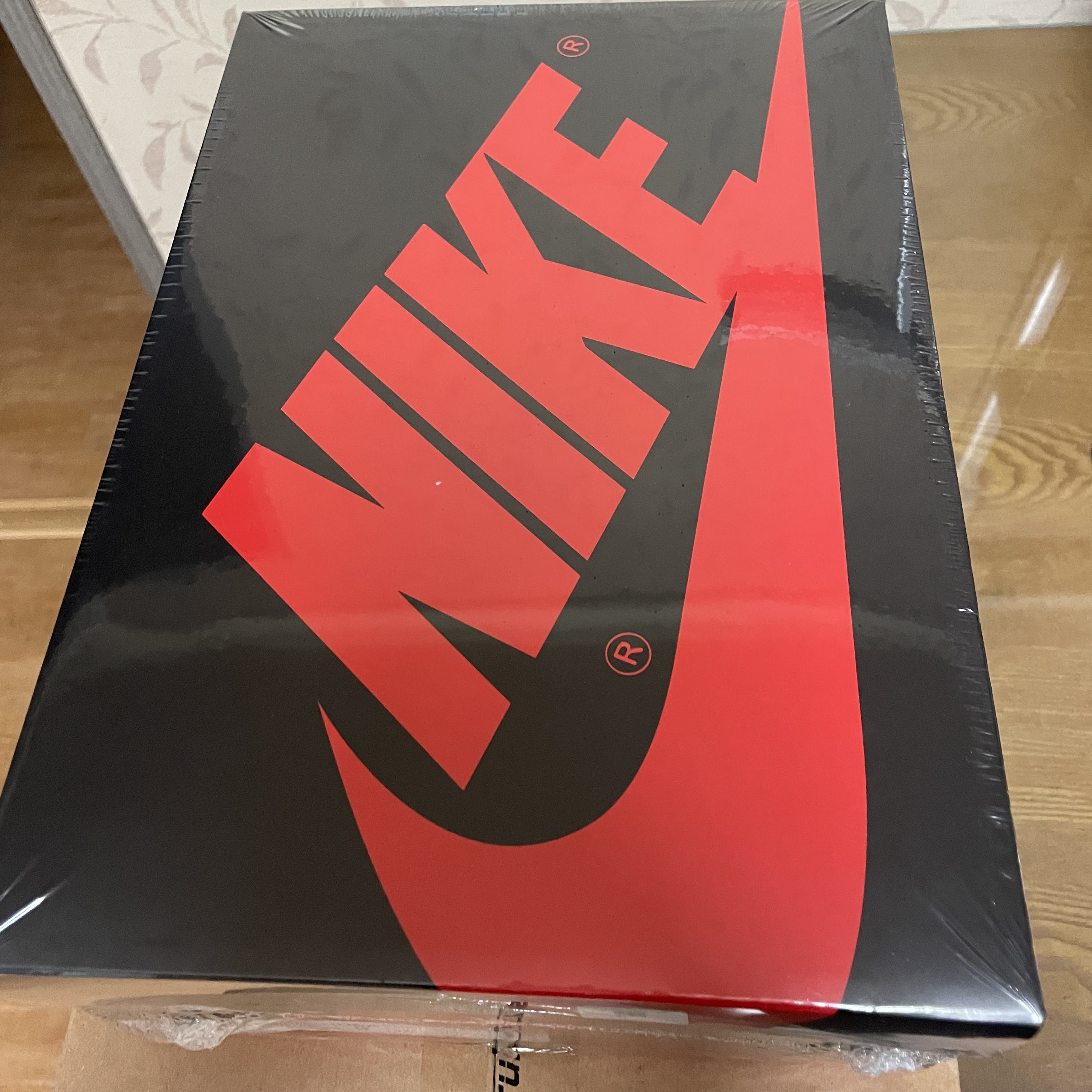 Jordan 1 Retro Low OG EX Black and Smoke Grey, Nike x J.Crew Killshot 2 Lucid Green 착용 스타일 - 1