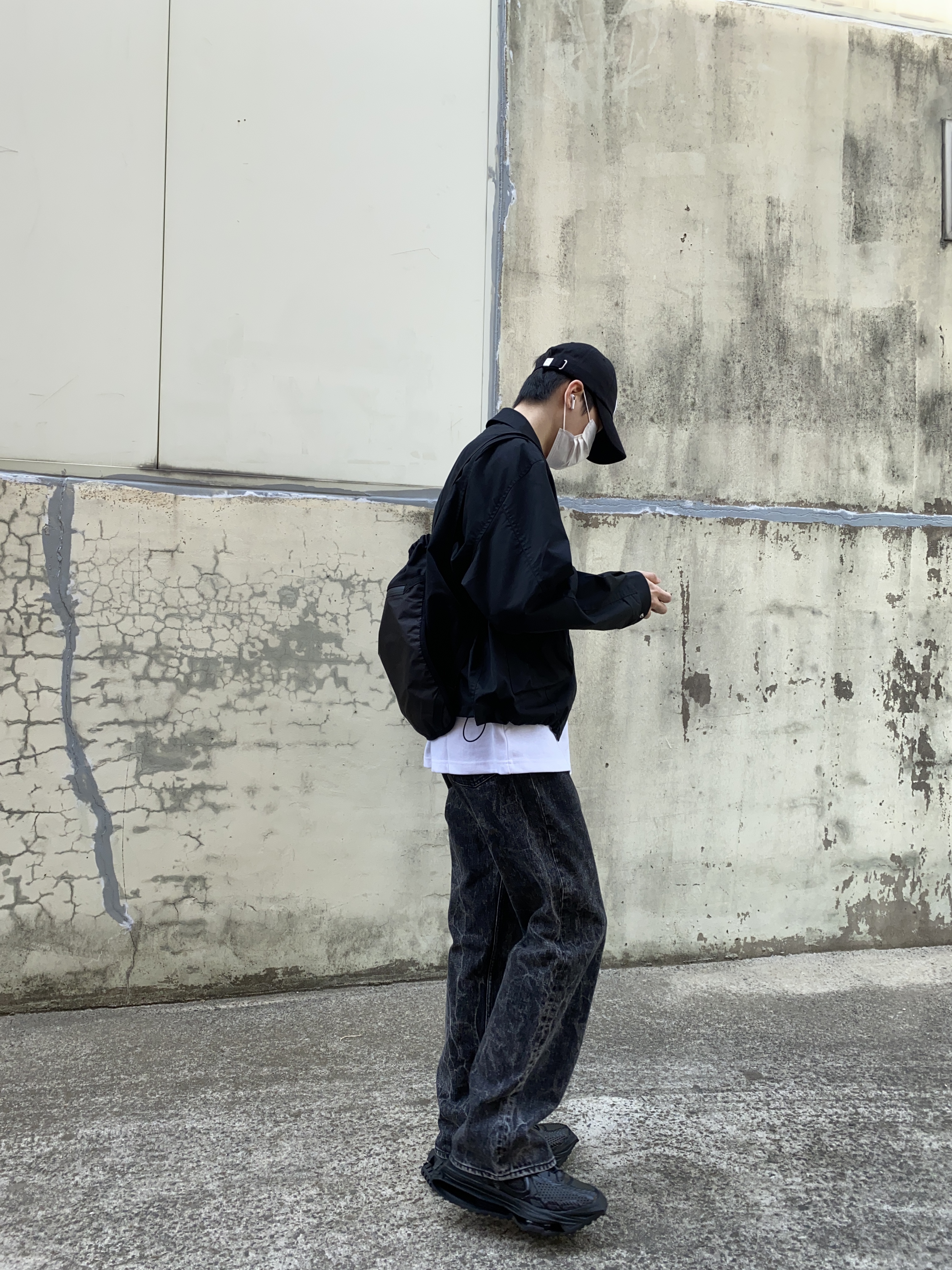 Nike x Matthew M Williams Zoom 004 Triple Black 착용 스타일 - 2