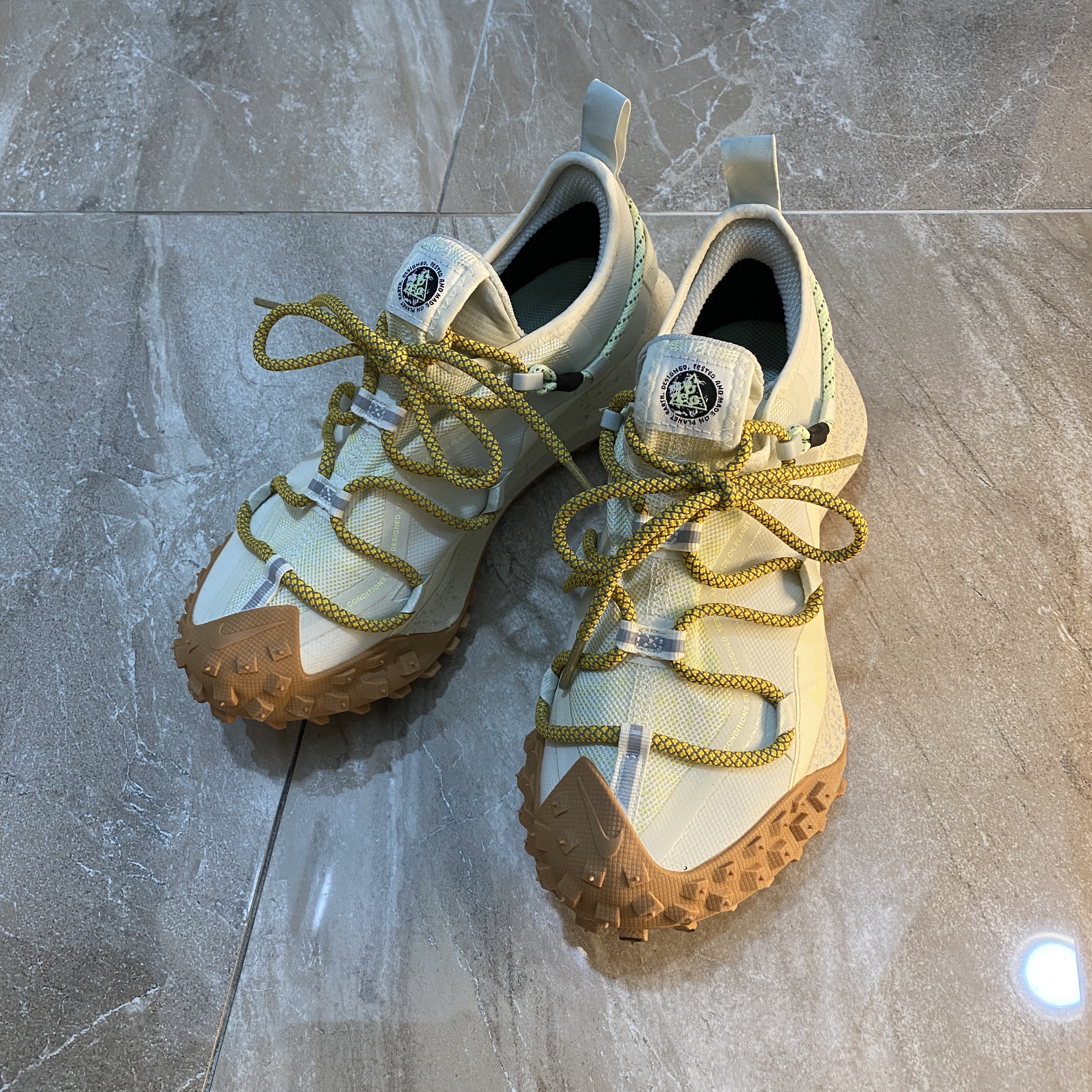 Nike ACG Mountain Fly Low Gore-Tex SE Sea Glass 착용 스타일 - 2