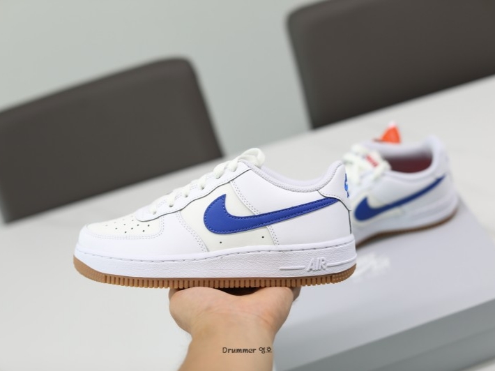 (GS) Nike Air Force 1 White Game Royal 착용 스타일 - 2