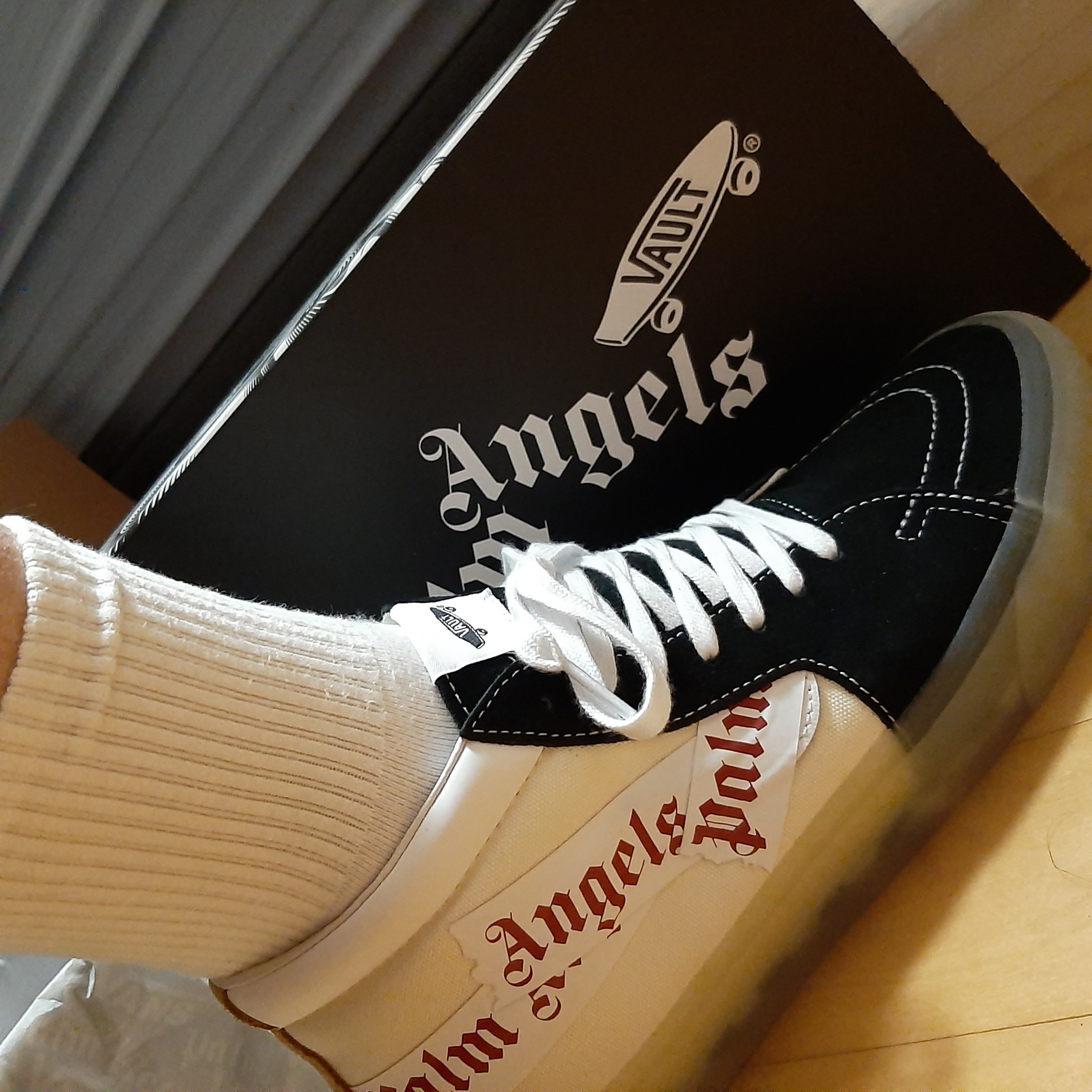 Vans Vault x Palm Angels Sk8-Mid VLT LX Black 착용 스타일 - 1