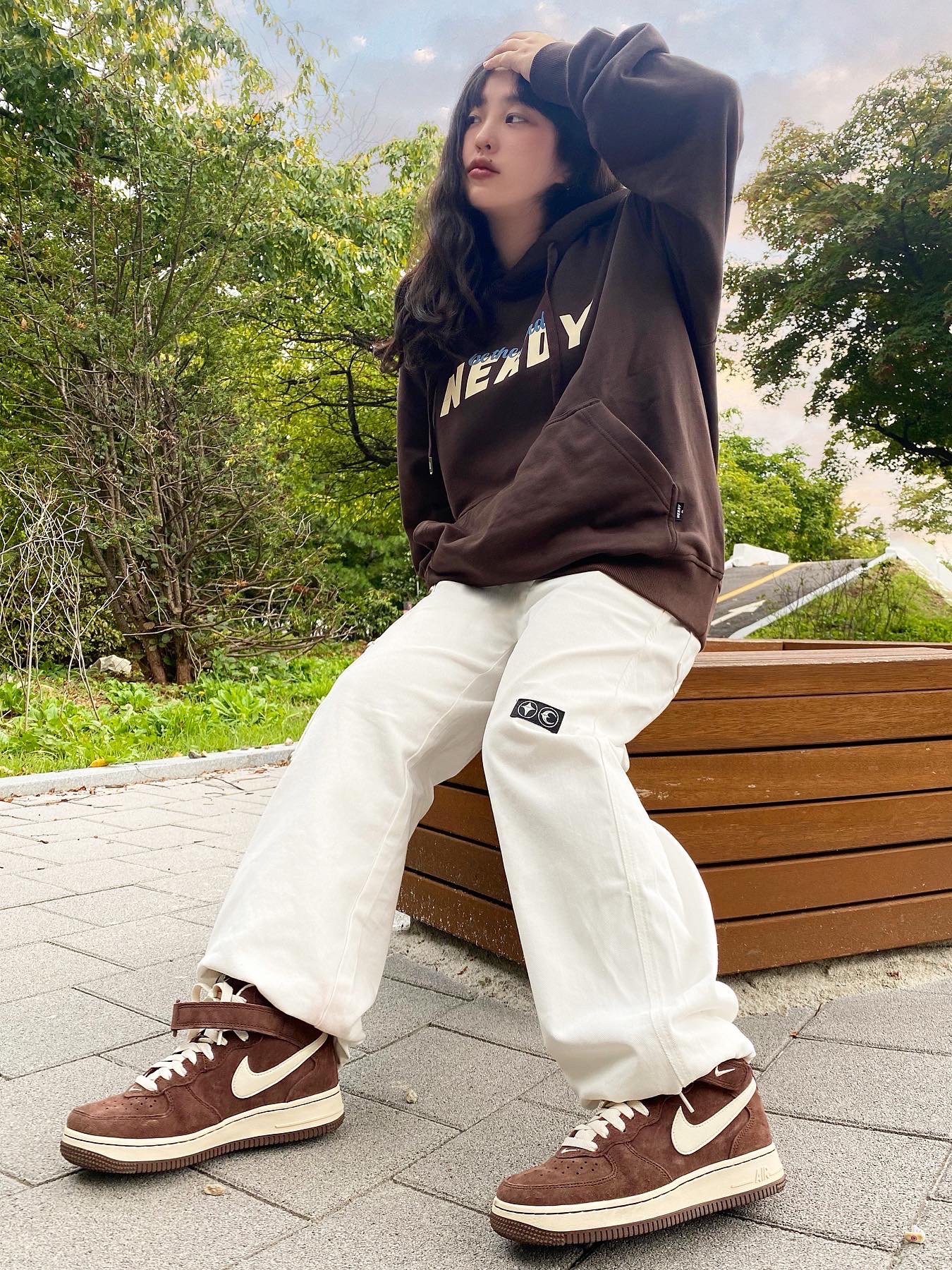 Nike Air Force 1 Mid '07 QS Chocolate 착용 스타일 - 1